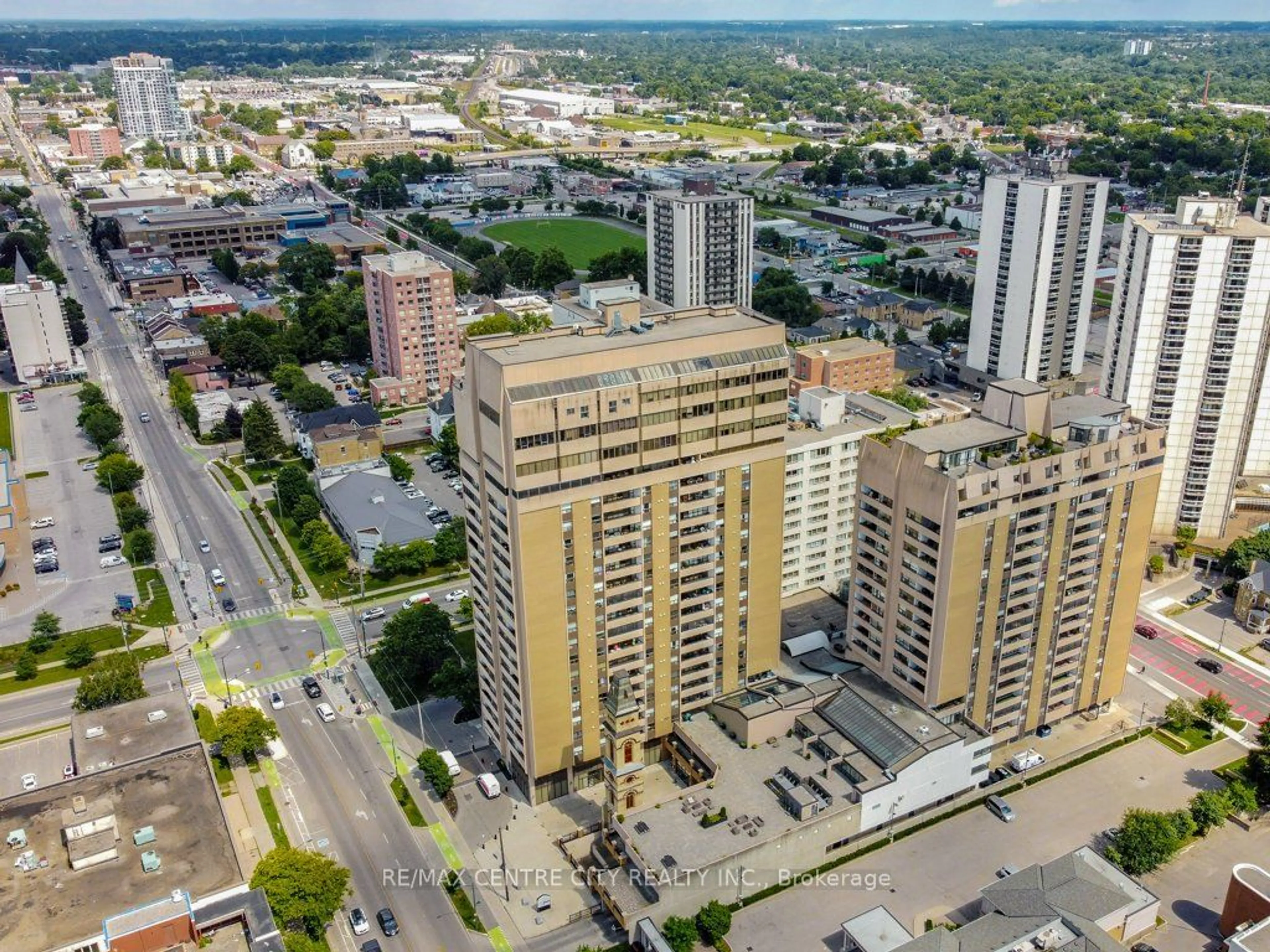 A pic from exterior of the house or condo, the view of city buildings for 389 Dundas St #805, London Ontario N6B 1V5