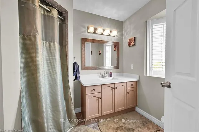 Additional property image - 194 Gatestone Dr