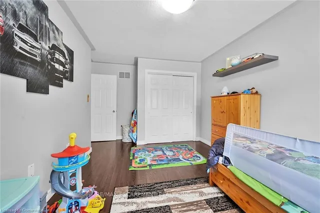 Additional property image - 194 Gatestone Dr