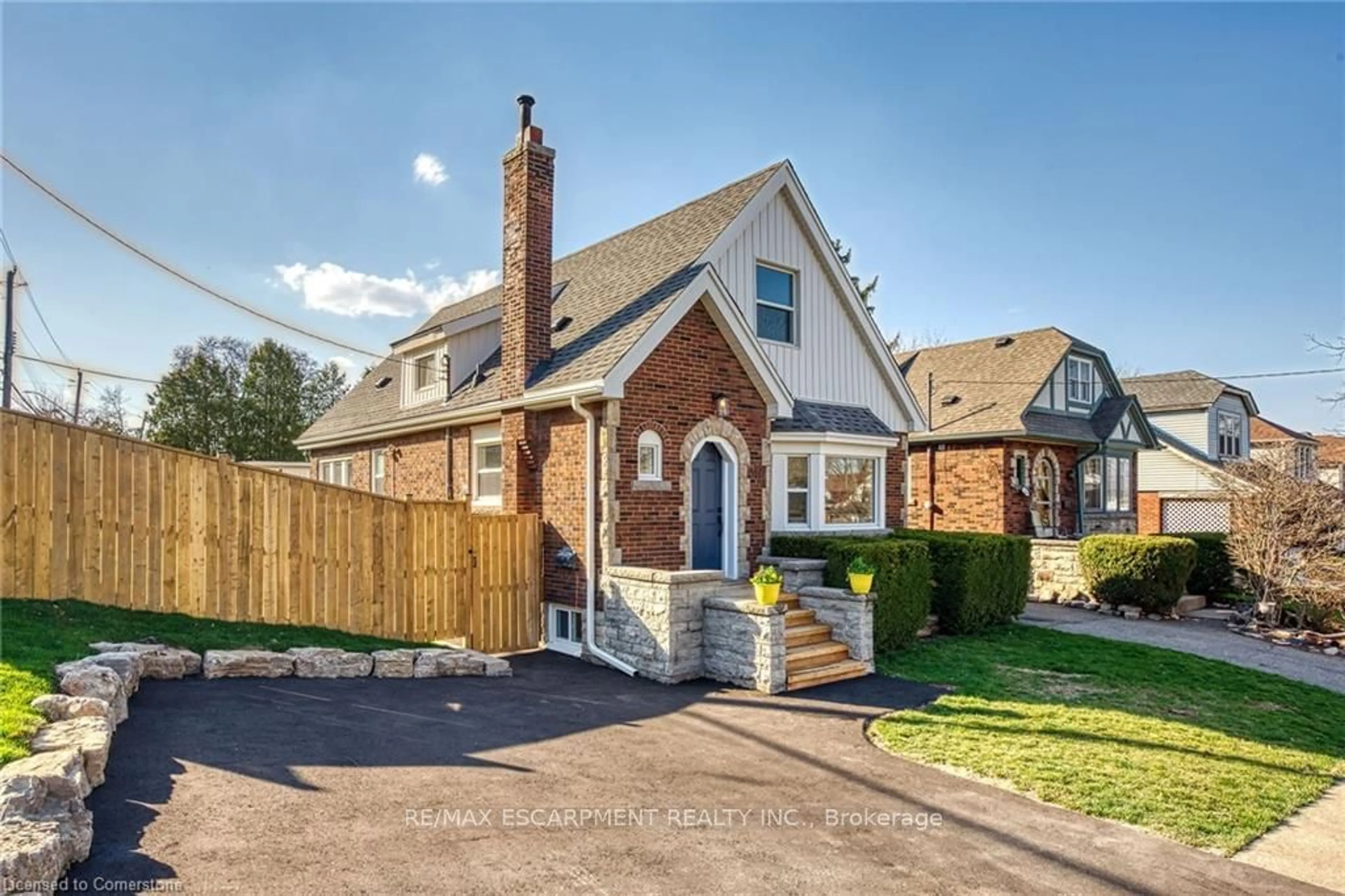 Frontside or backside of a home, cottage for 316 Houghton Ave, Hamilton Ontario L8K 2N3