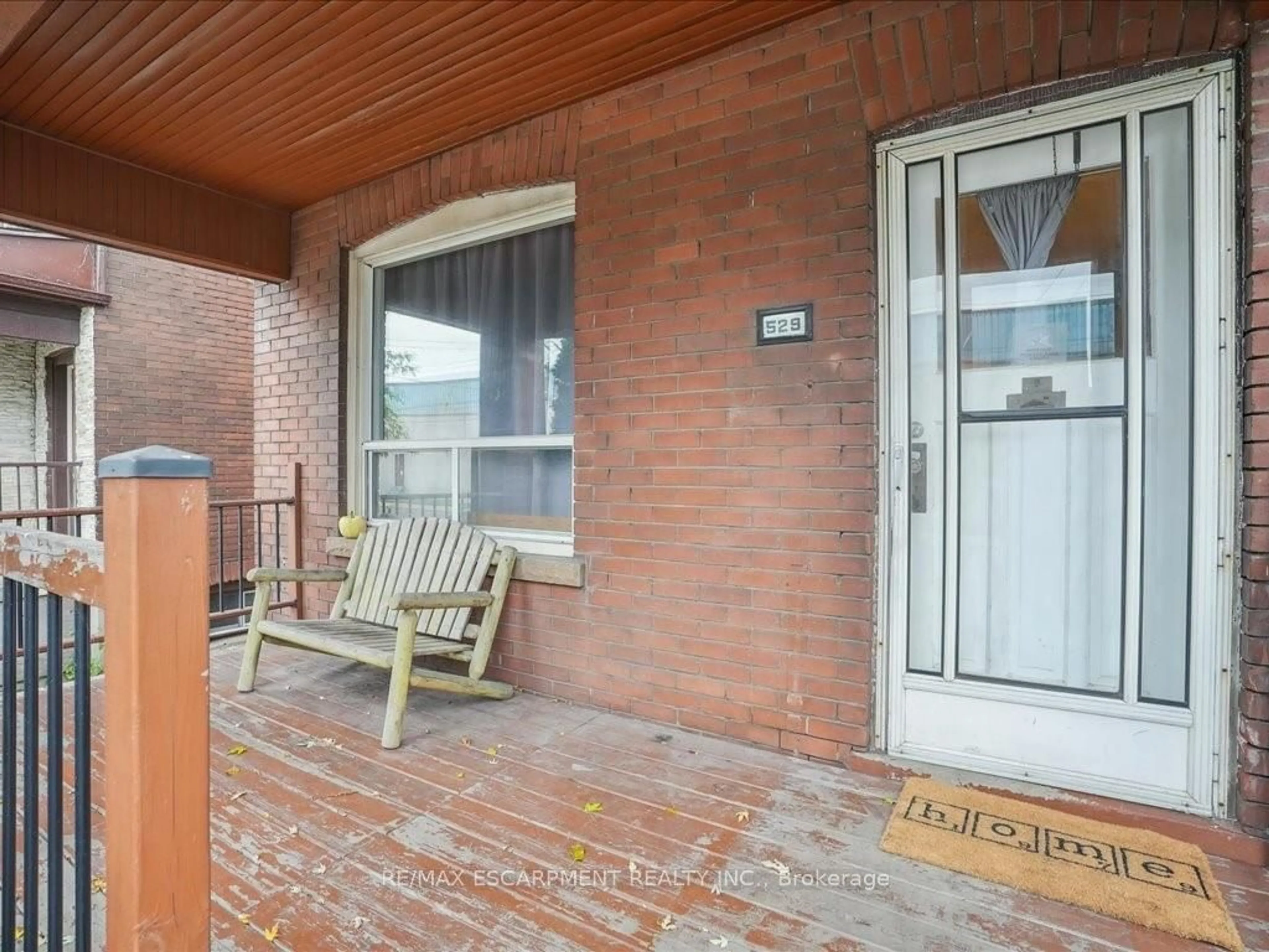 Patio, the street view for 529 Wentworth St, Hamilton Ontario L8L 5X2