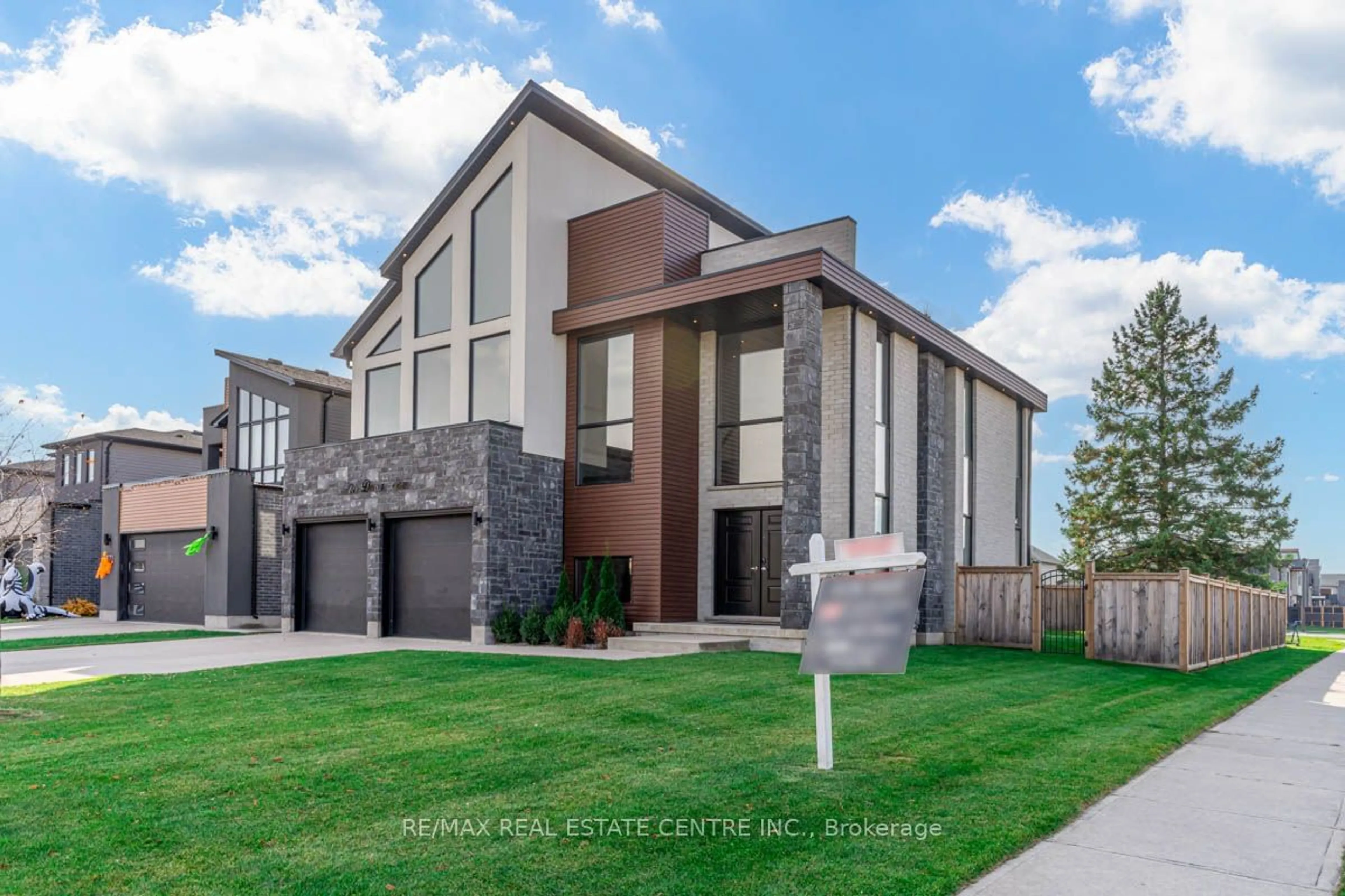 Frontside or backside of a home, the street view for 1876 DEWAR Pl, London Ontario N6G 0L4