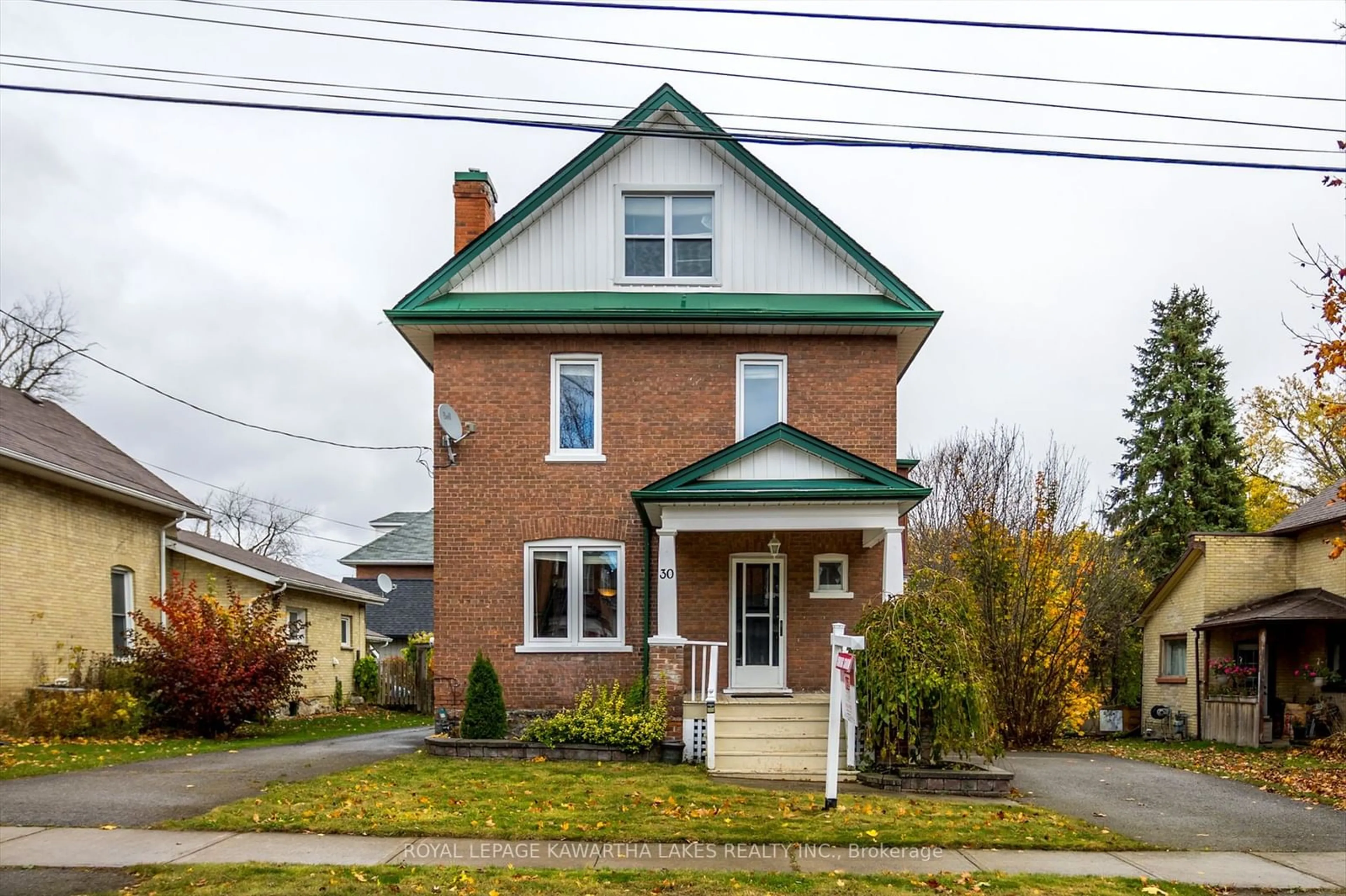 A pic from exterior of the house or condo, the front or back of building for 30 Sussex St, Kawartha Lakes Ontario K9V 4H4