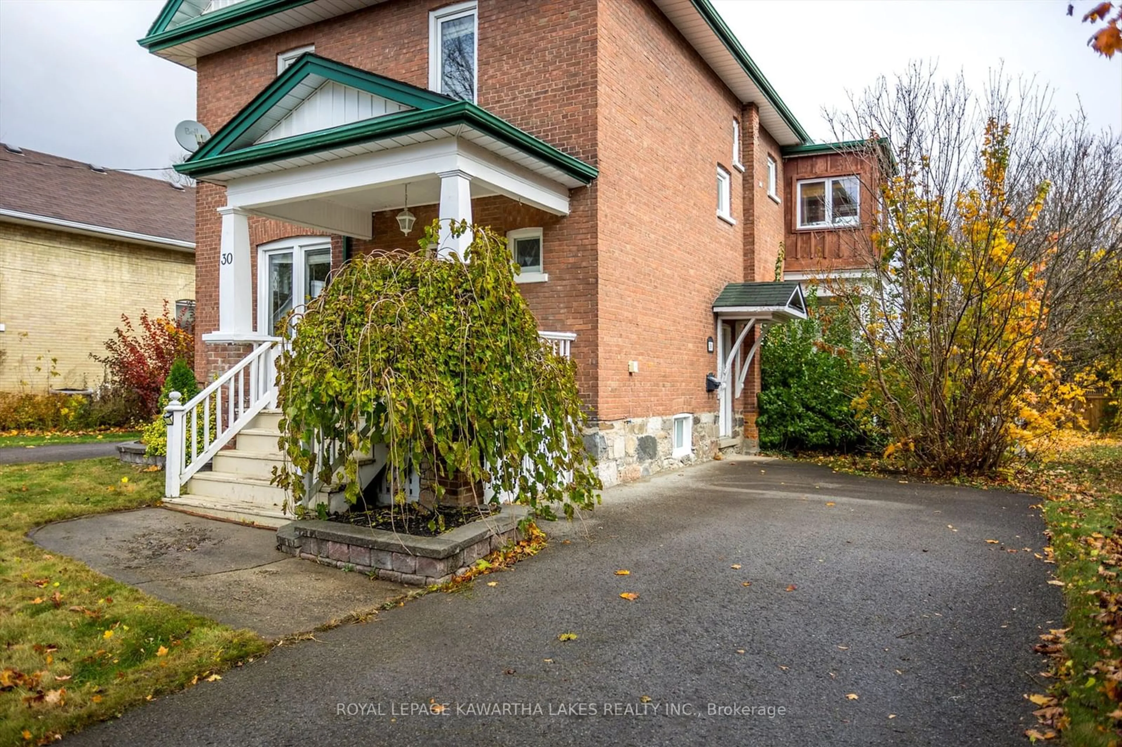 A pic from exterior of the house or condo, the street view for 30 Sussex St, Kawartha Lakes Ontario K9V 4H4