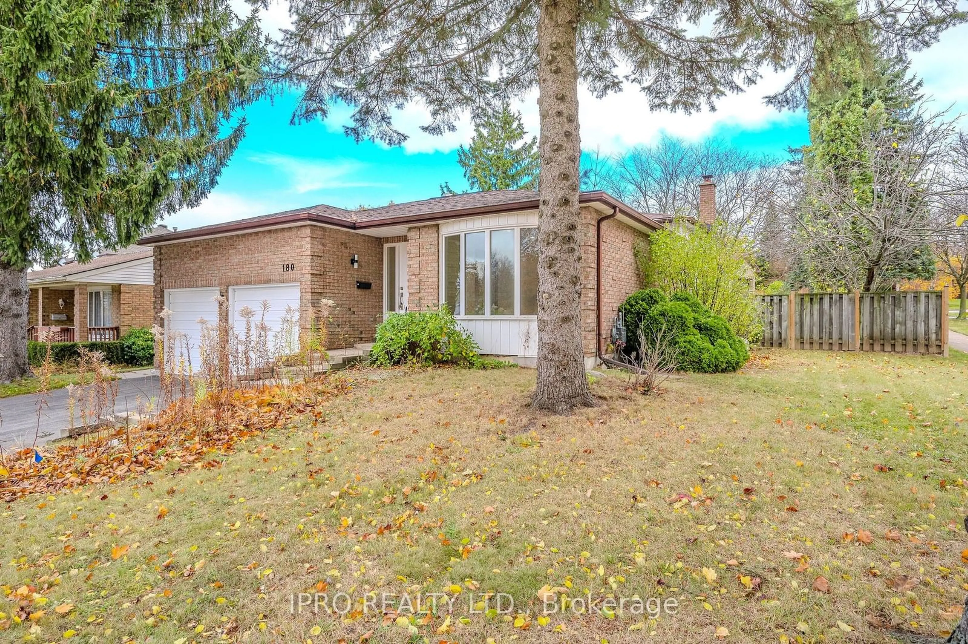 Frontside or backside of a home, cottage for 180 Westvale Dr, Waterloo Ontario N2T 1C2