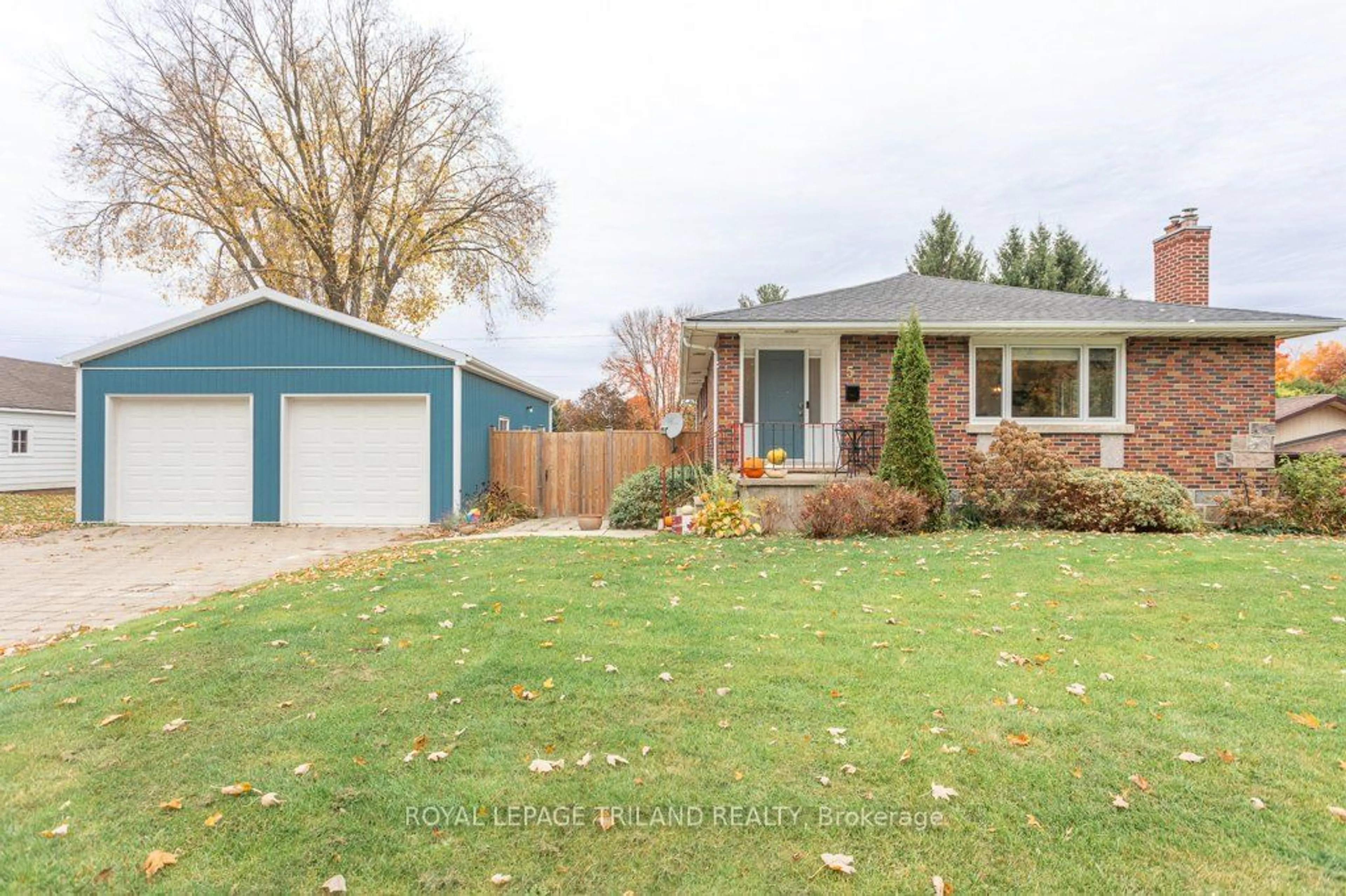 Frontside or backside of a home, the fenced backyard for 5 North Town Line, Ingersoll Ontario N5C 1R3