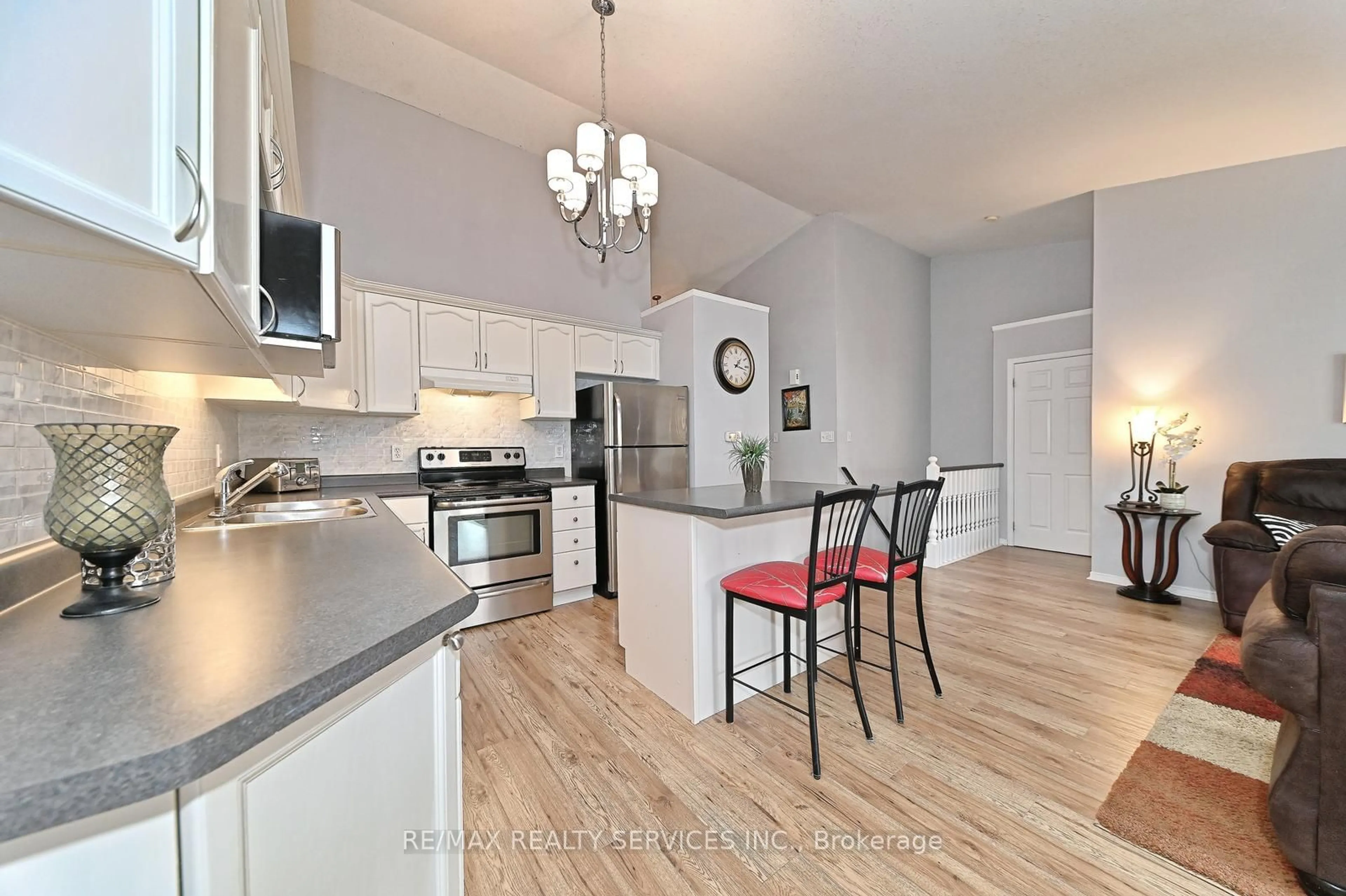 Open concept kitchen for 1077 Hamilton Rd #31, London Ontario N5W 6G3