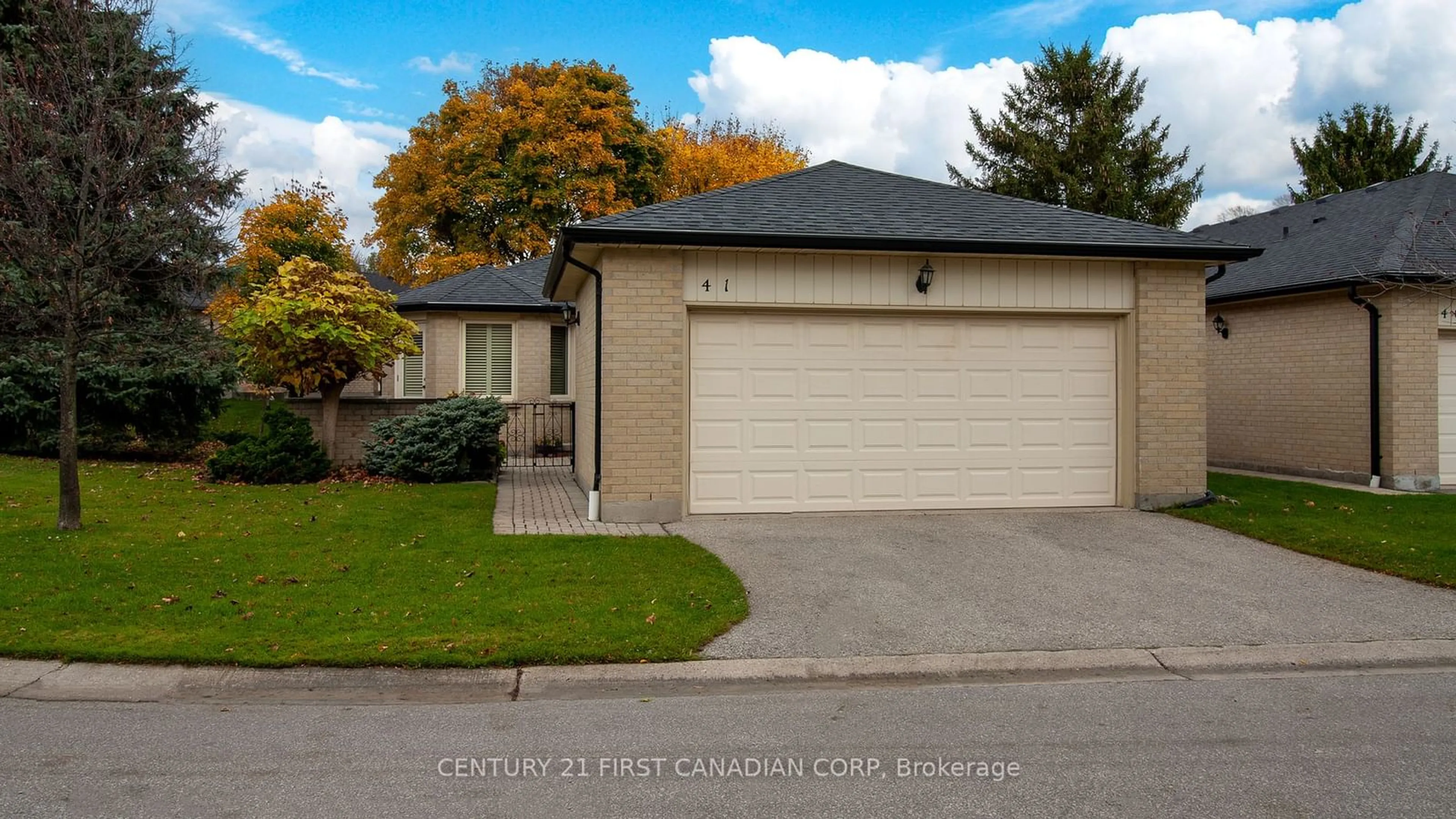 Frontside or backside of a home, cottage for 211 Pine Valley Dr #41, London Ontario N6J 4W5