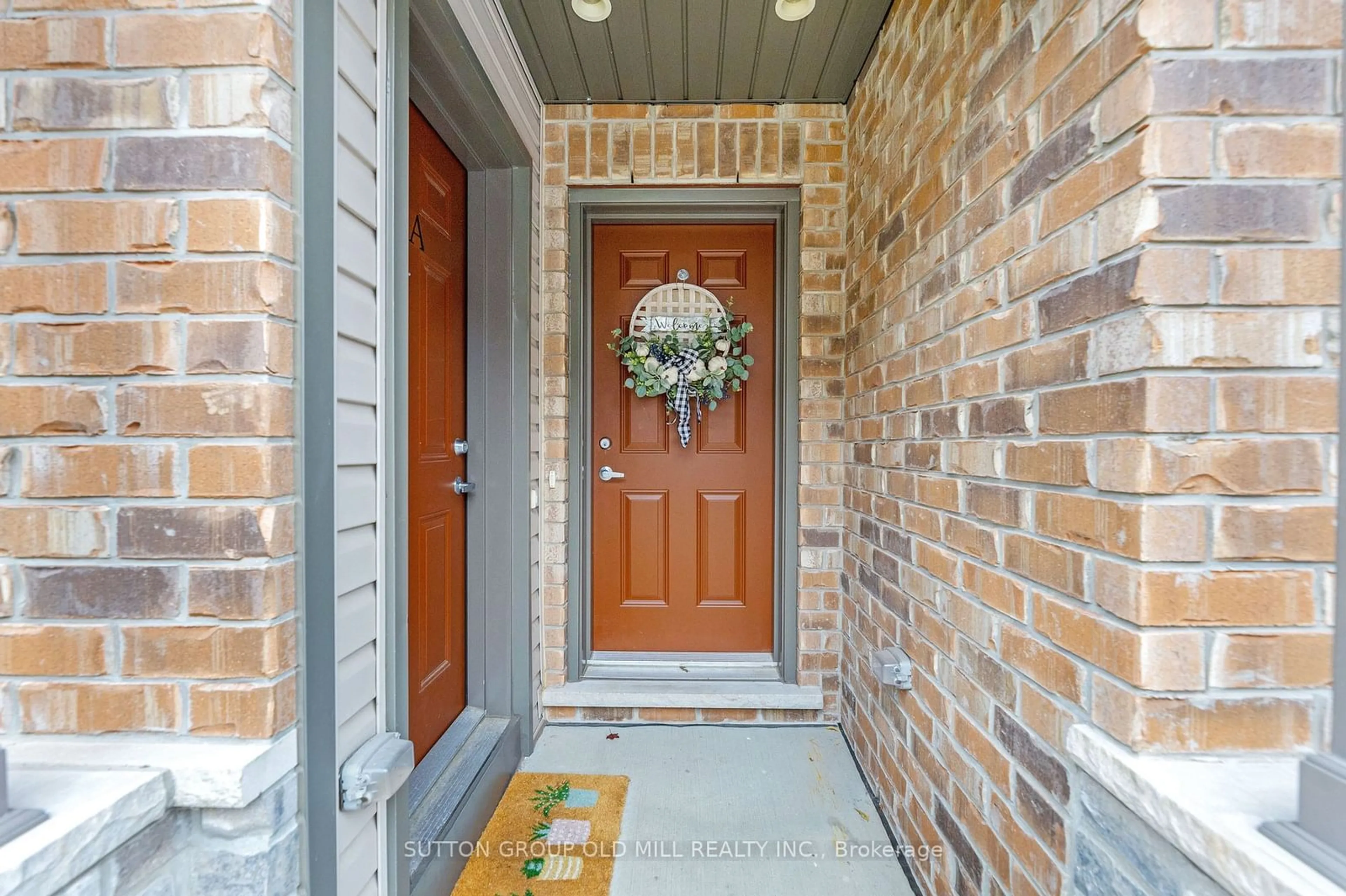 Indoor entryway, wood floors for 9 Guthrie Lane #9B, Guelph/Eramosa Ontario N0B 2K0