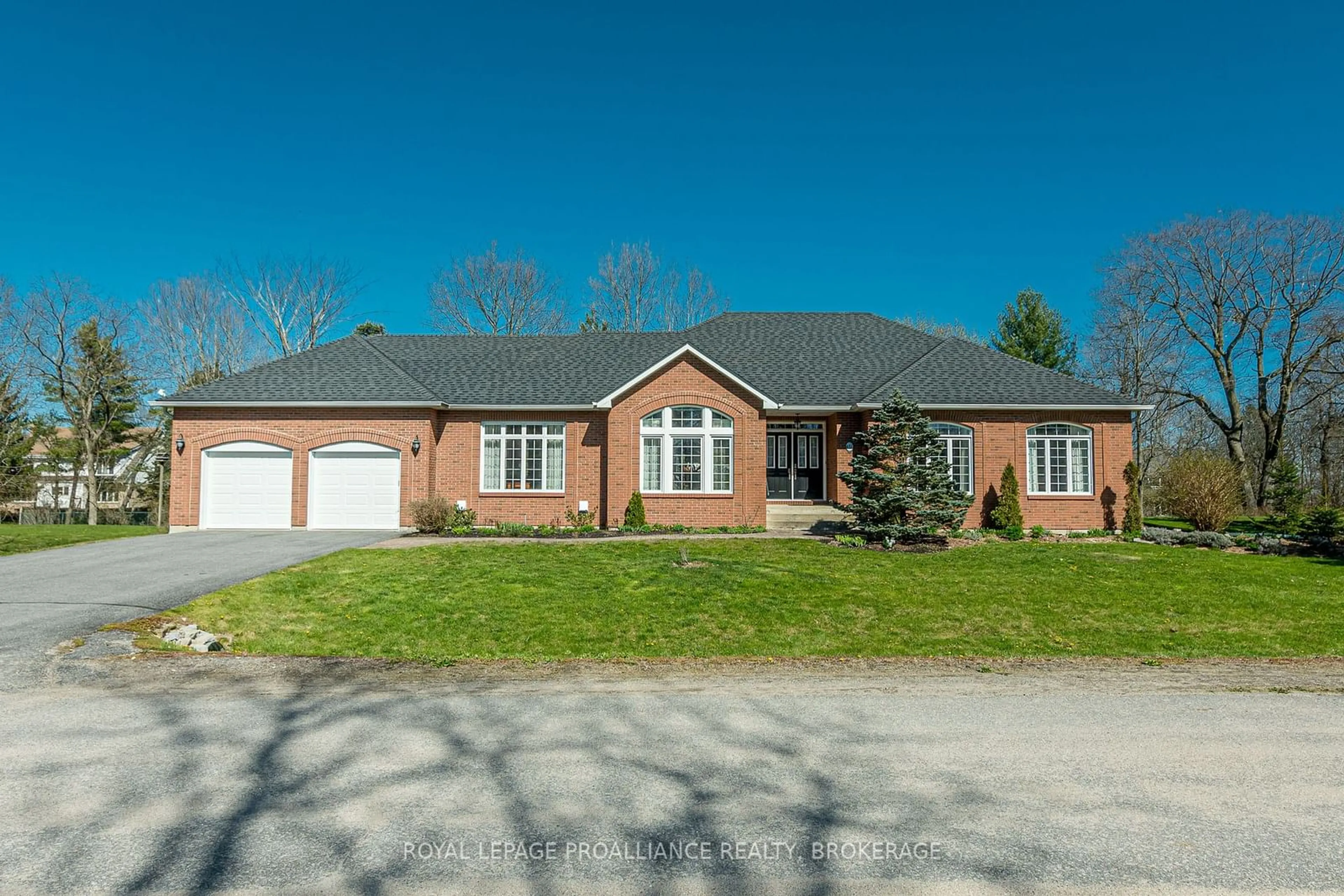 Frontside or backside of a home, the street view for 651 Woodland Pl, Kingston Ontario K7L 4V1