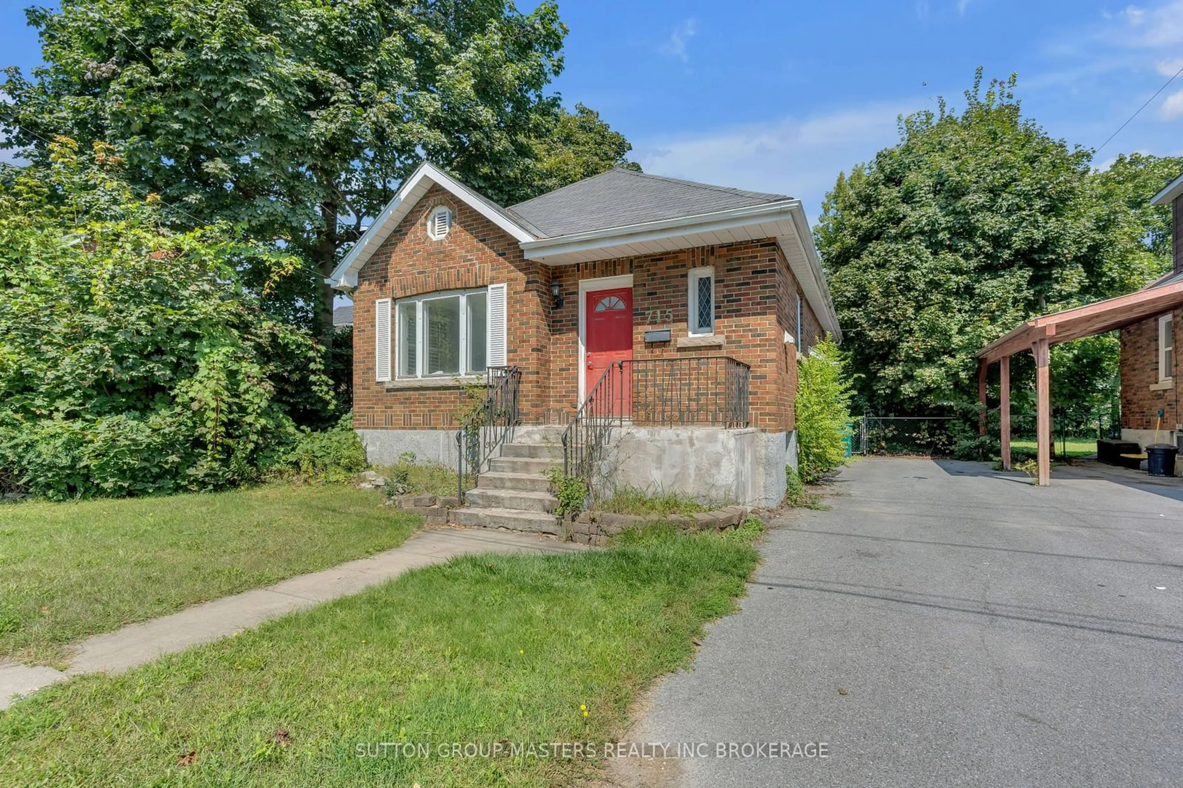 Frontside or backside of a home, cottage for 715 Brock St, Kingston Ontario K7L 1W1