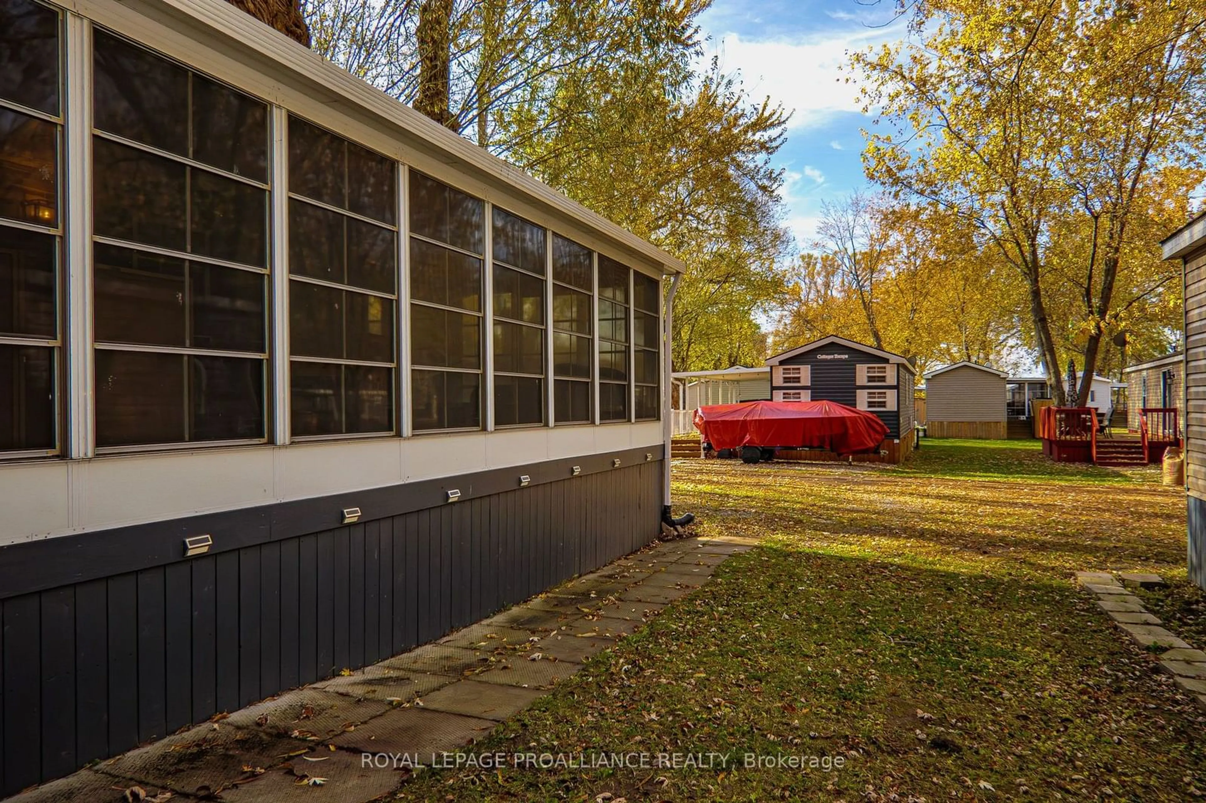 Home with vinyl exterior material for 486 Cty 18-3Park Meadow Lane, Prince Edward County Ontario K8V 1P0