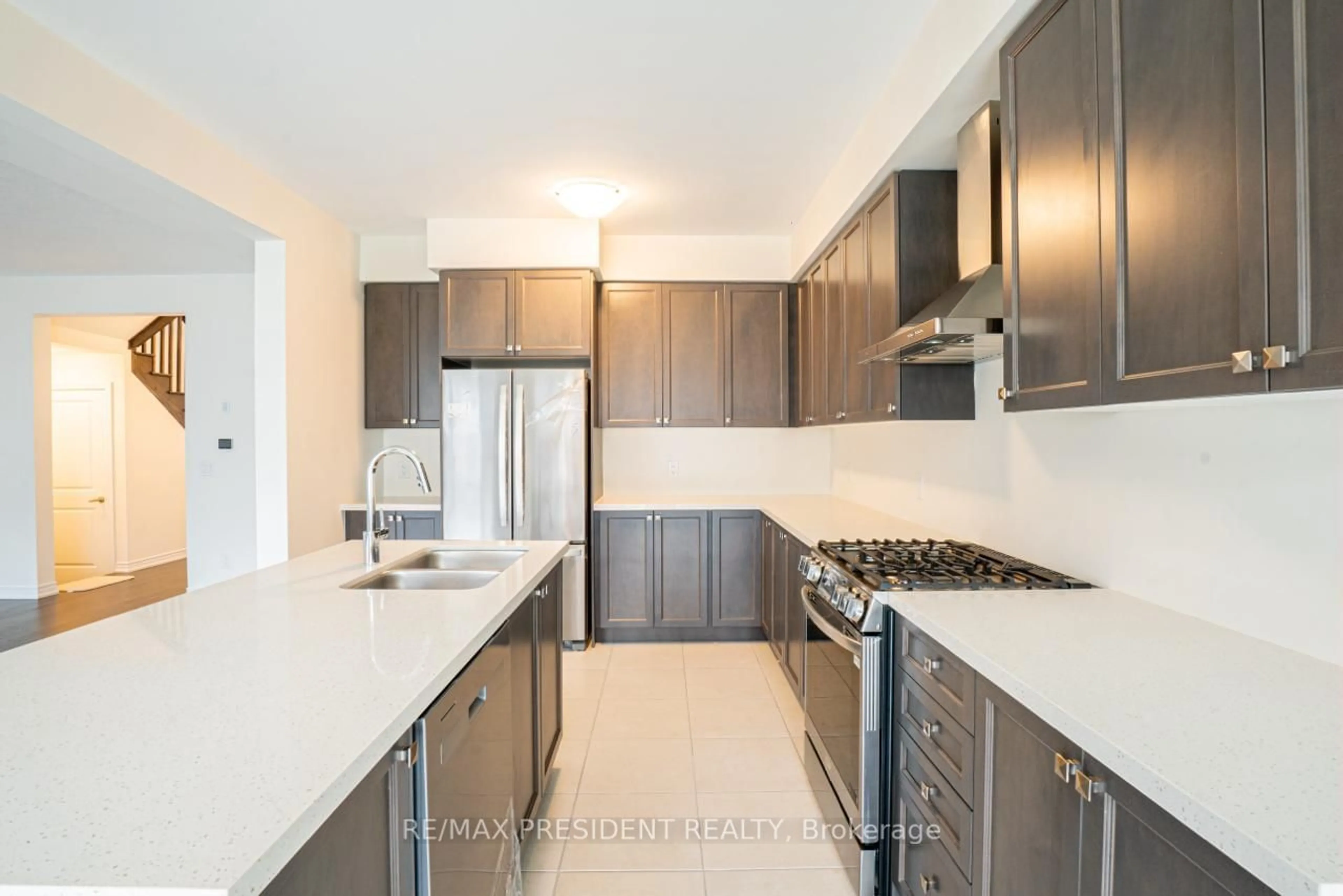 Standard kitchen, wood floors for 269 Broadacre Dr, Kitchener Ontario N2R 0S5