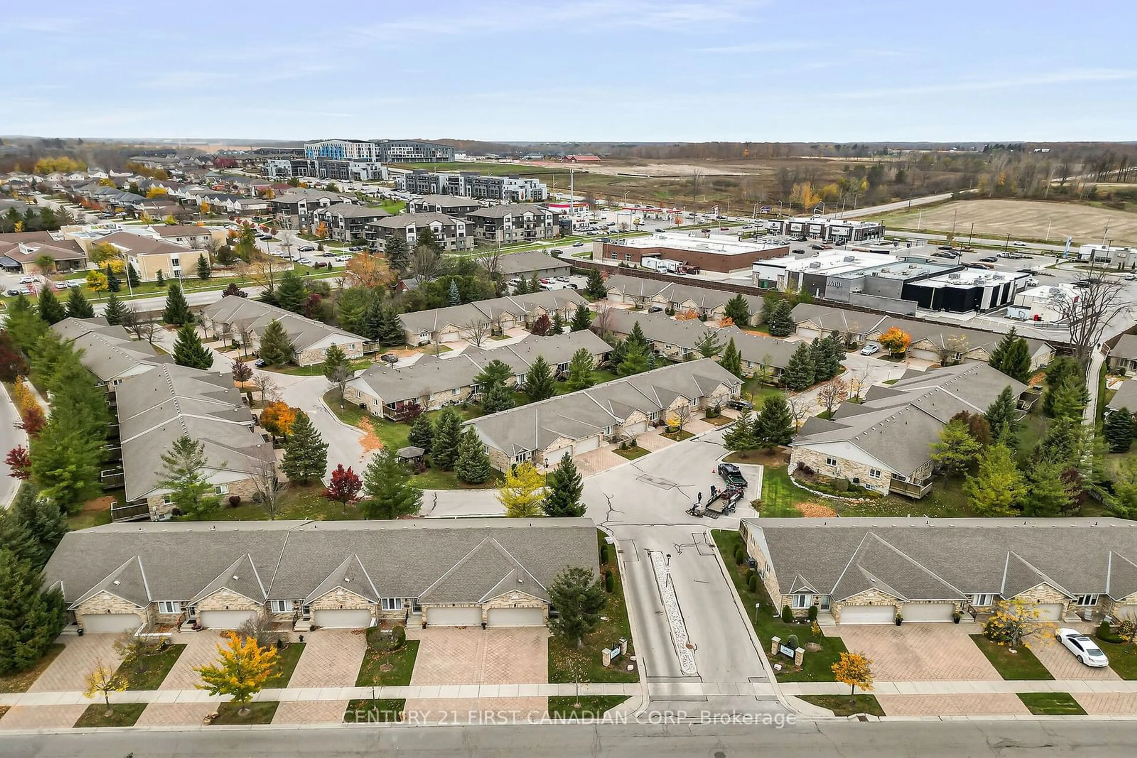 A pic from exterior of the house or condo, the street view for 568 Thistlewood Dr, London Ontario N5X 4N6