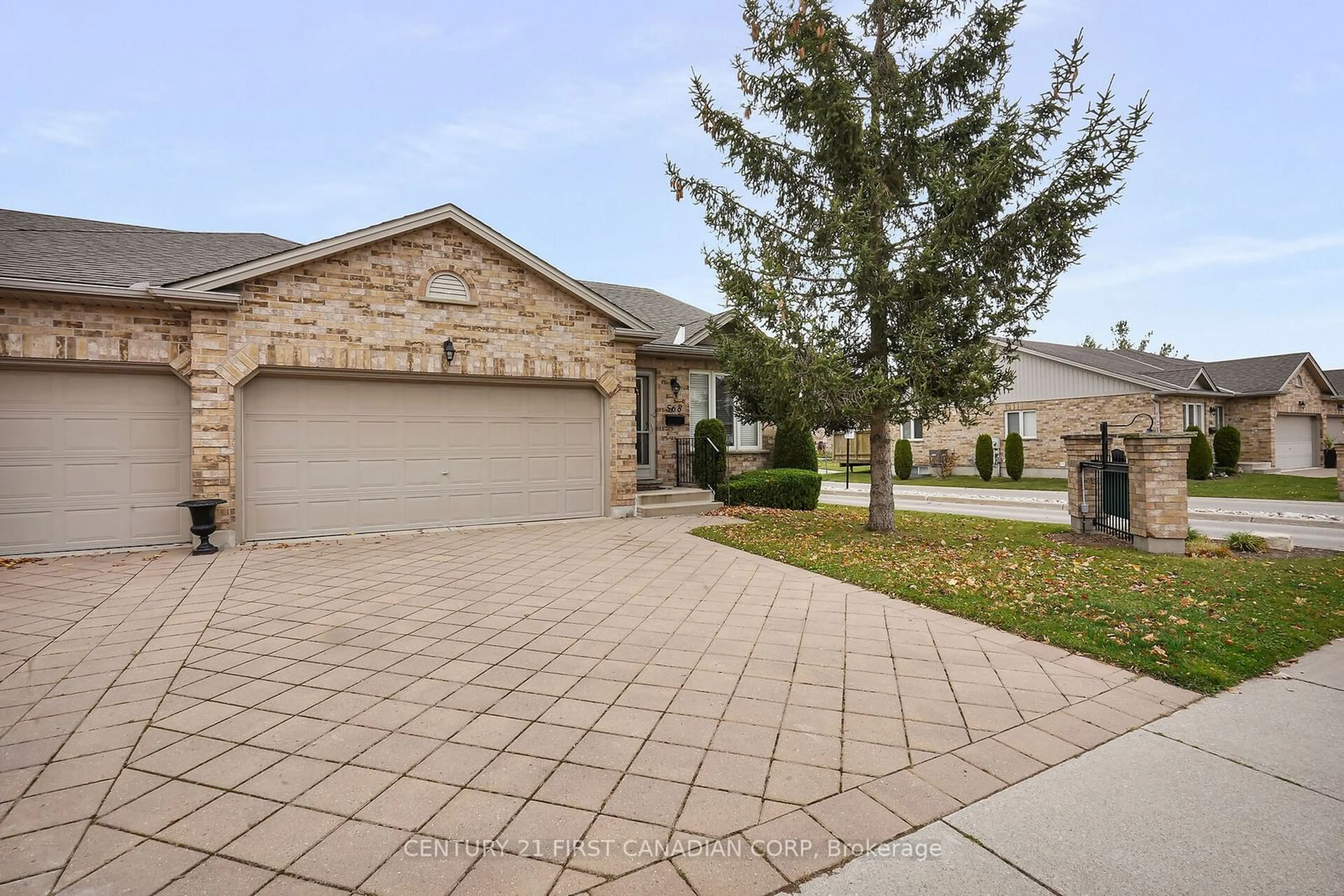 Frontside or backside of a home, the street view for 568 Thistlewood Dr, London Ontario N5X 4N6