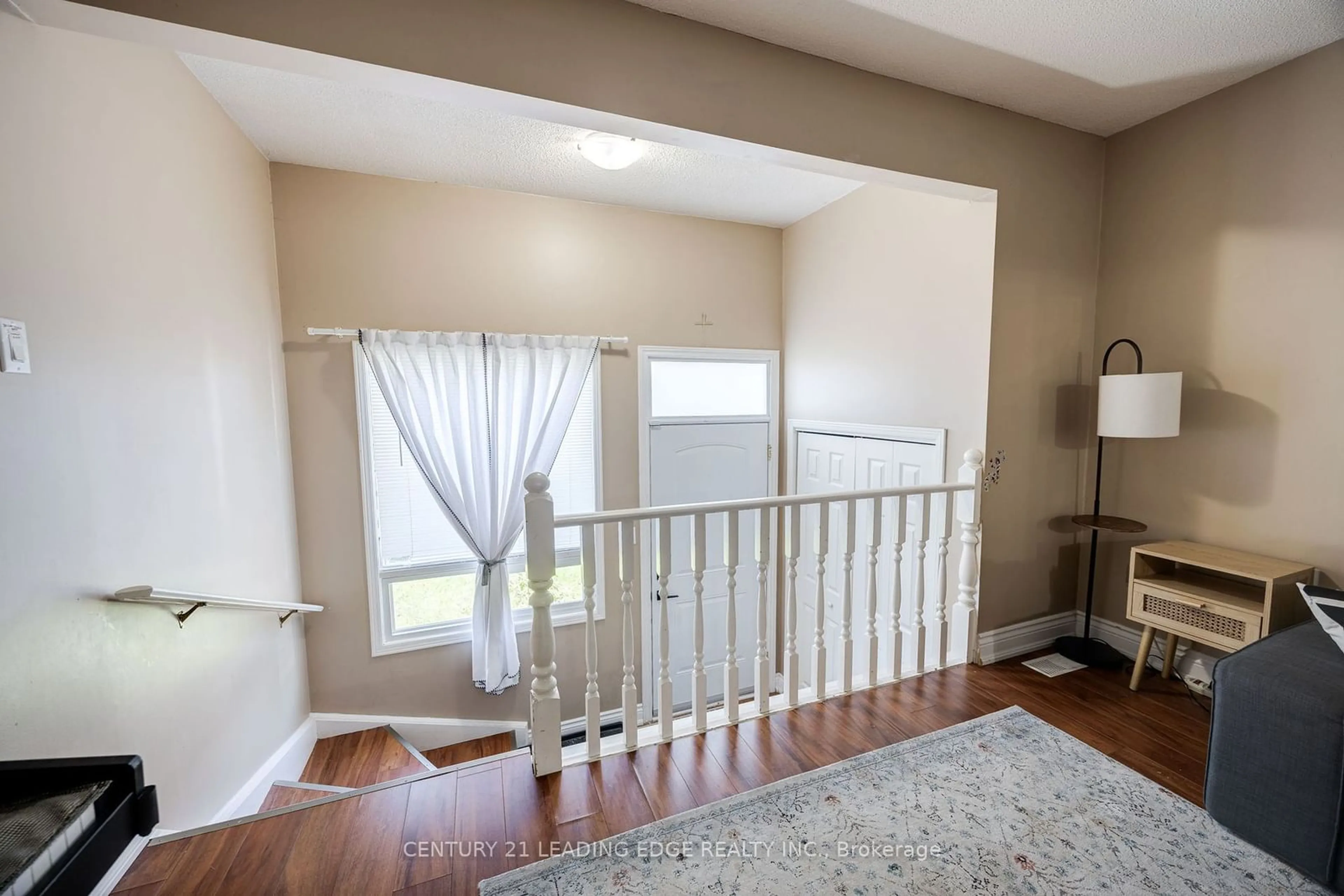 Indoor entryway, wood floors for 29 BAXTER Cres, Thorold Ontario L2Z 4S1