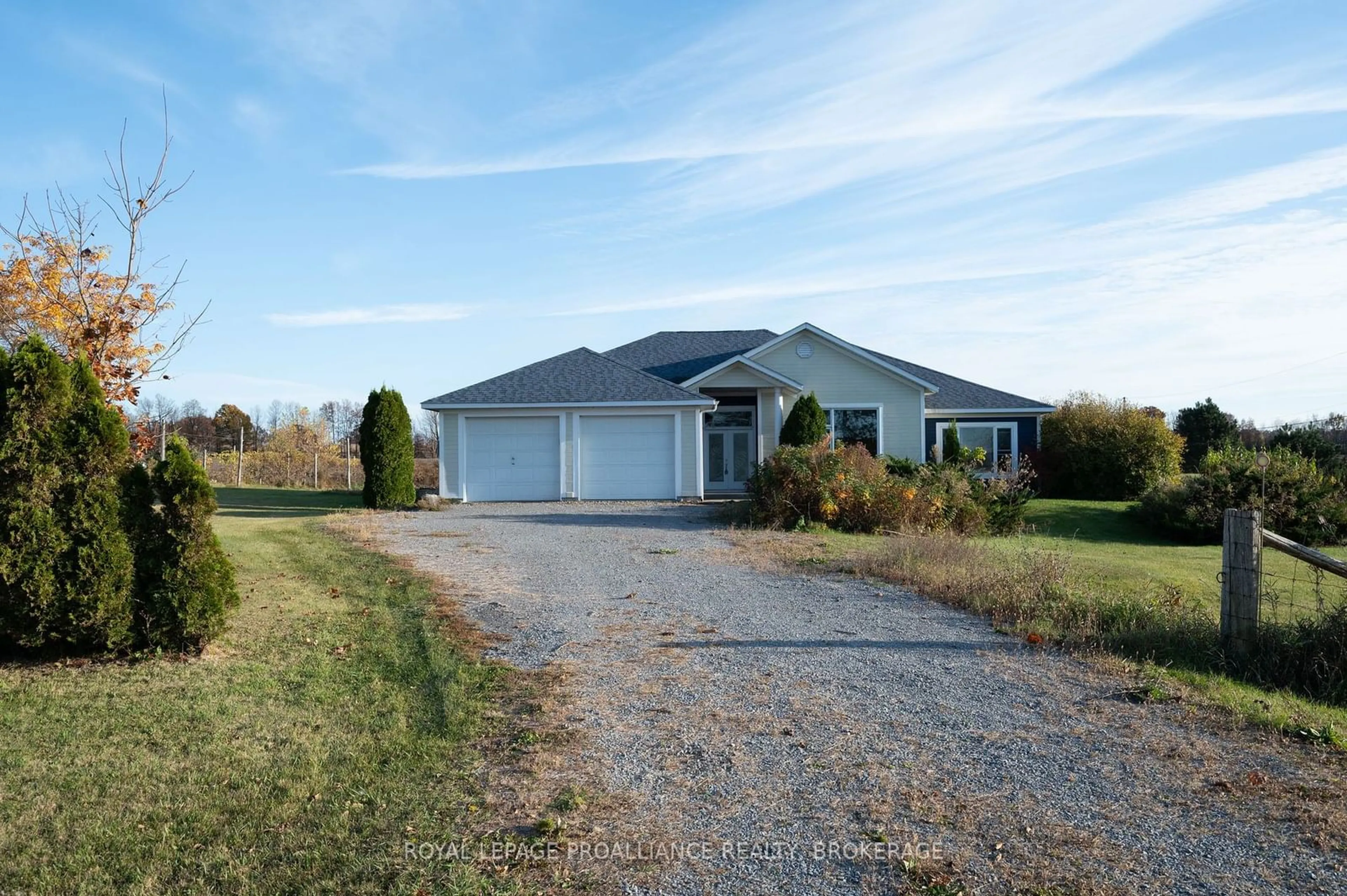 Frontside or backside of a home, cottage for 10 North Shore Rd, Frontenac Islands Ontario K7G 2V6