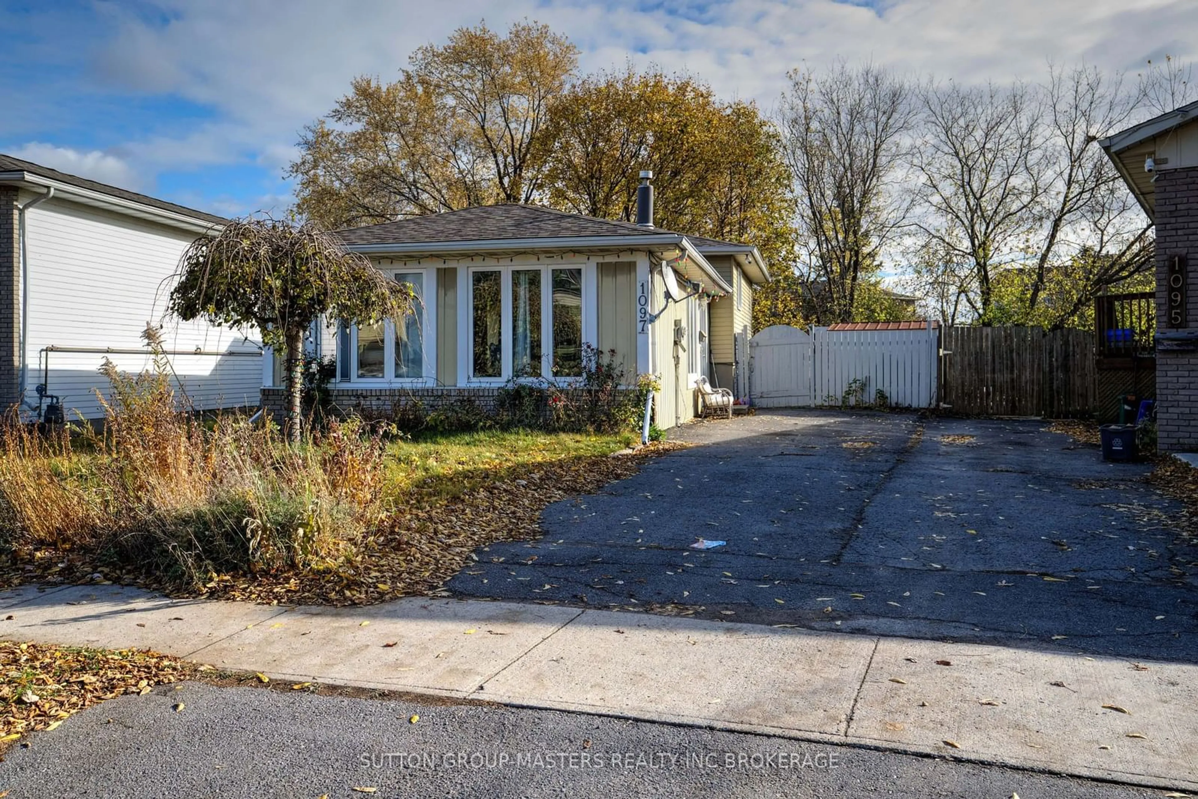 Frontside or backside of a home, cottage for 1097 Pinewood Pl, Kingston Ontario K7P 1K9