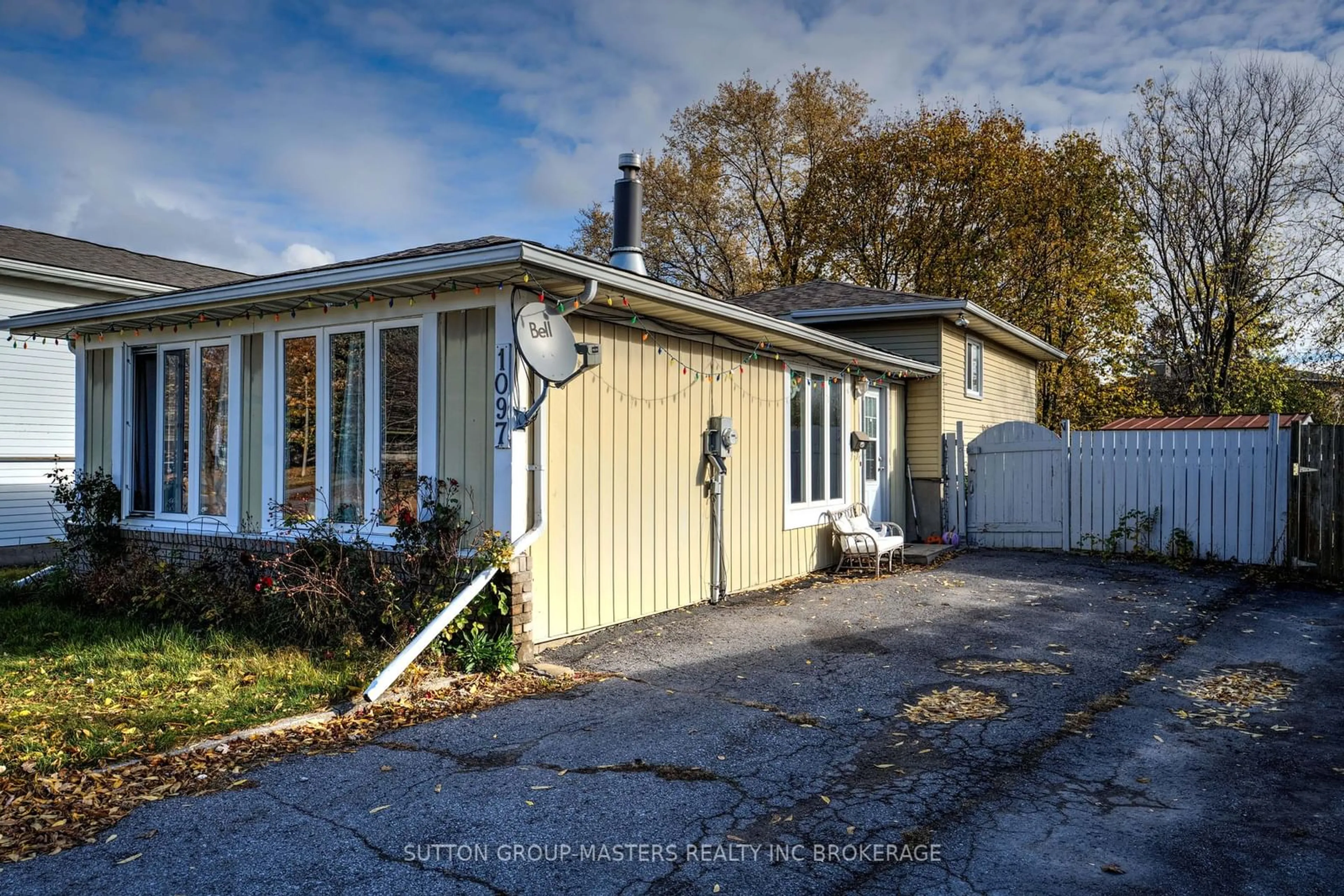 Frontside or backside of a home, cottage for 1097 Pinewood Pl, Kingston Ontario K7P 1K9