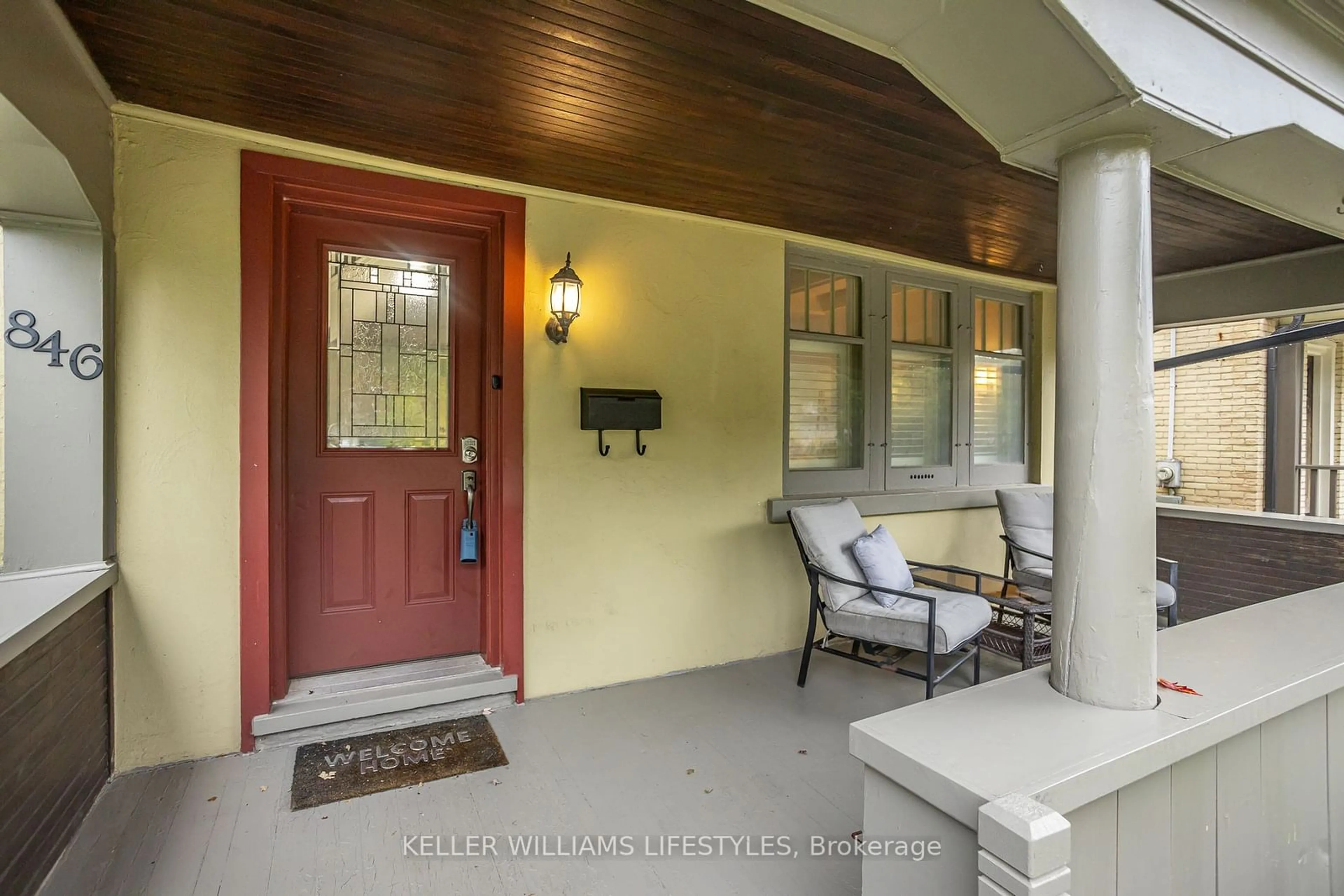 Indoor entryway, wood floors for 846 Colborne St, London Ontario N6A 4A2