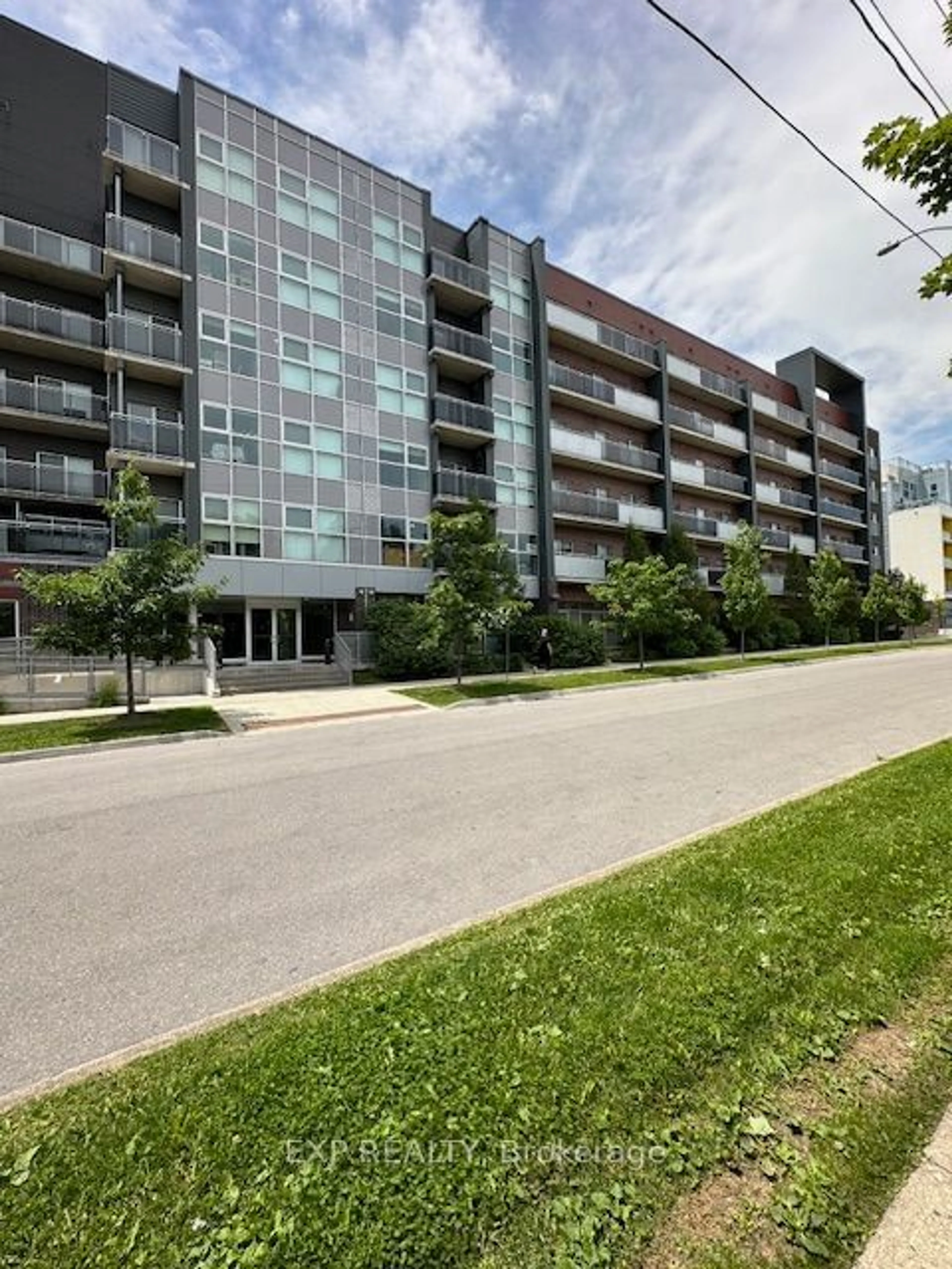 A pic from exterior of the house or condo, the street view for 251 Hemlock St #626, Waterloo Ontario N2L 3R4