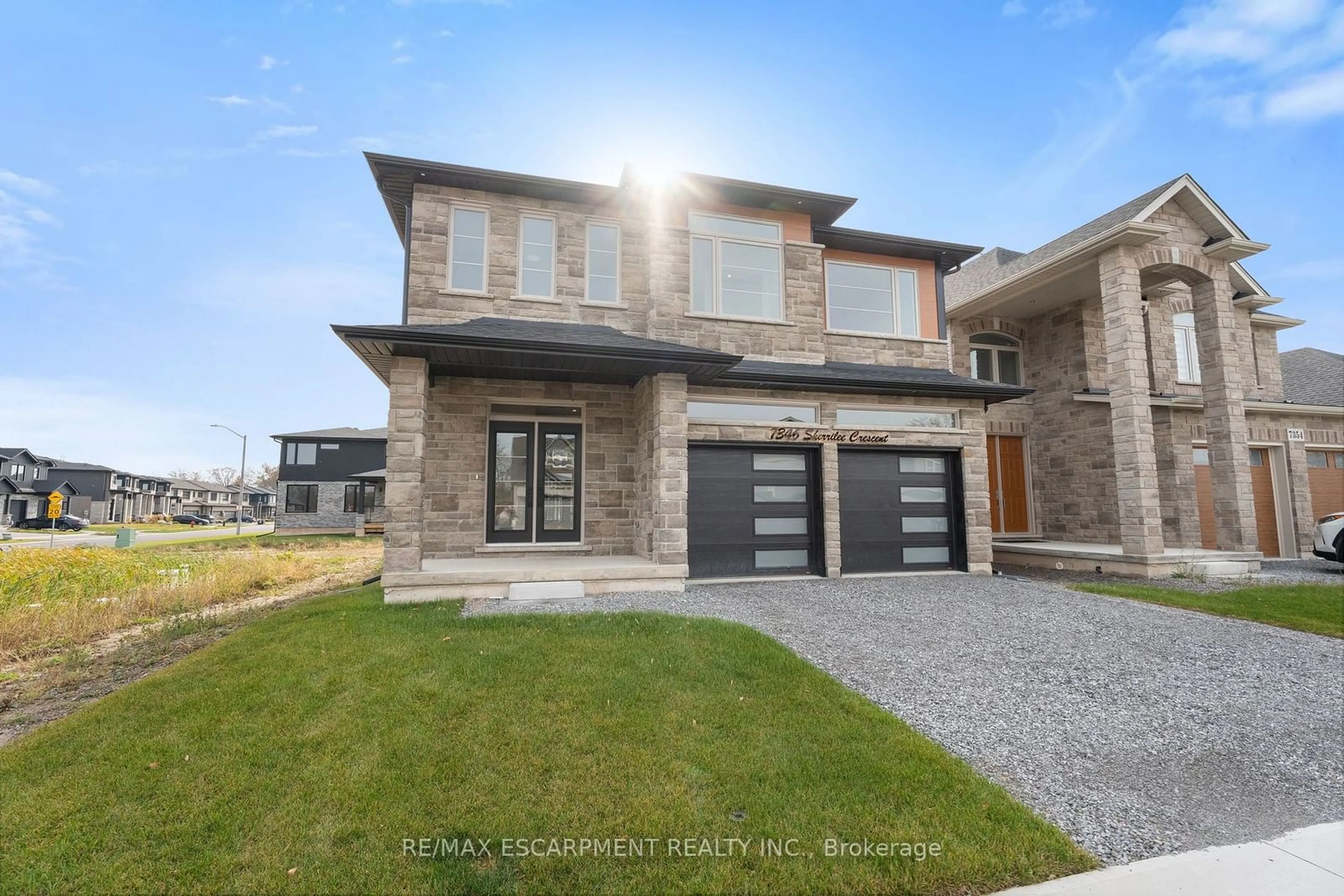 Frontside or backside of a home, the street view for 7346 Sherrilee Cres, Niagara Falls Ontario L2H 2Y6