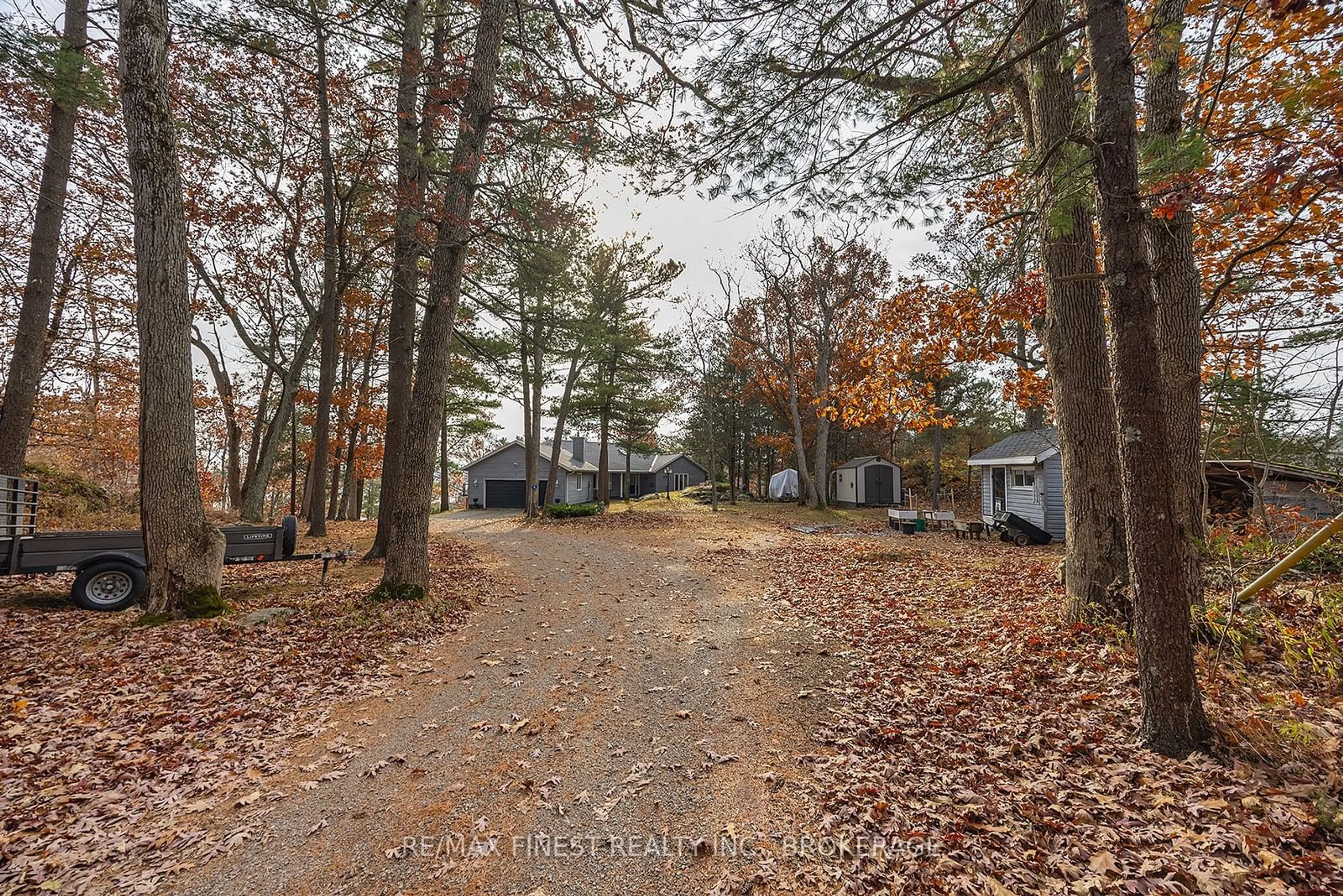 A pic from exterior of the house or condo, the street view for 6 Vanston Rd Ontario K0E 1R0