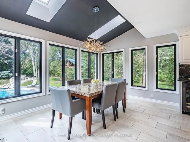 Additional property image - 355 Golf Links Rd