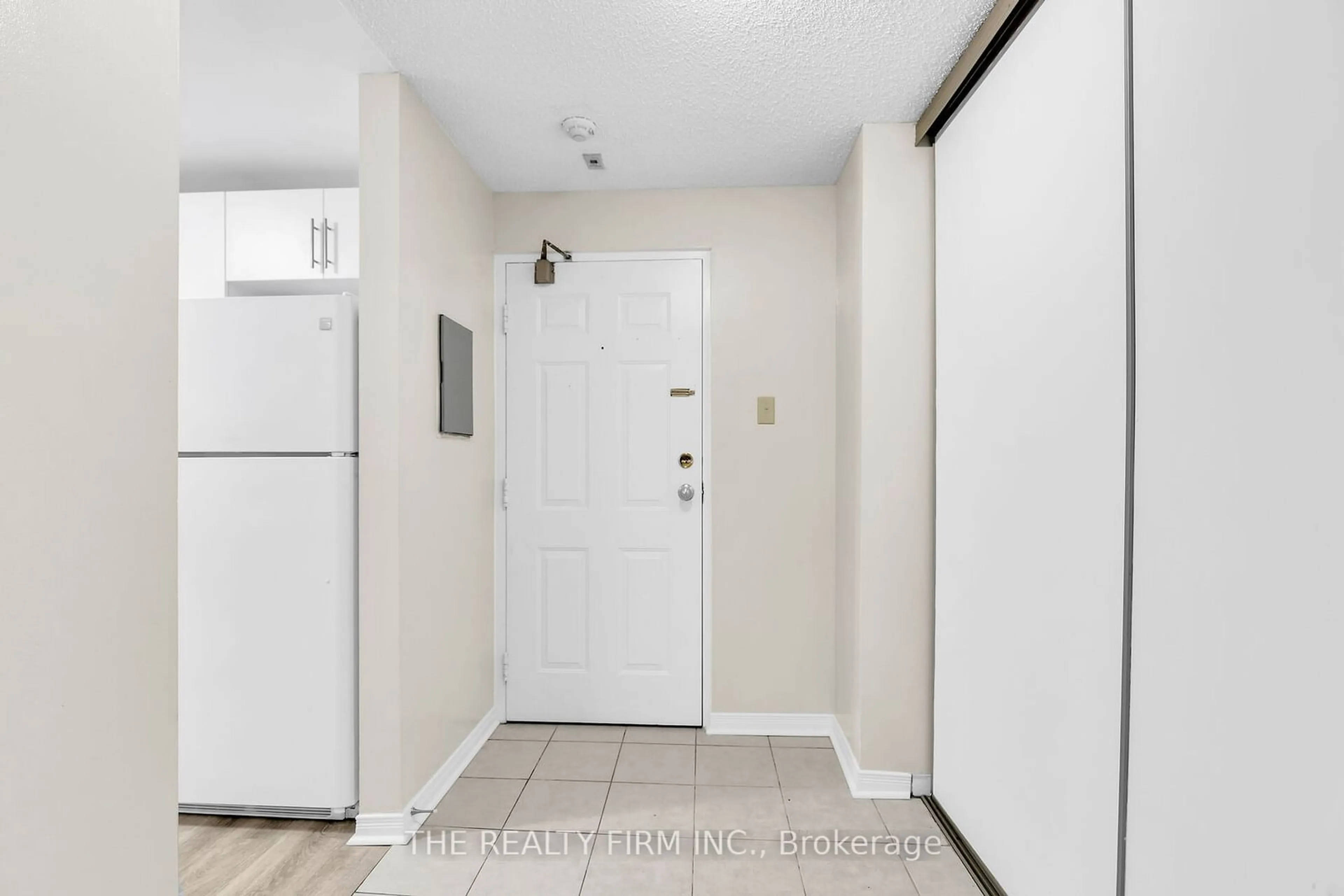 Indoor entryway, not visible floor for 626 First St #404, London Ontario N5V 2A2