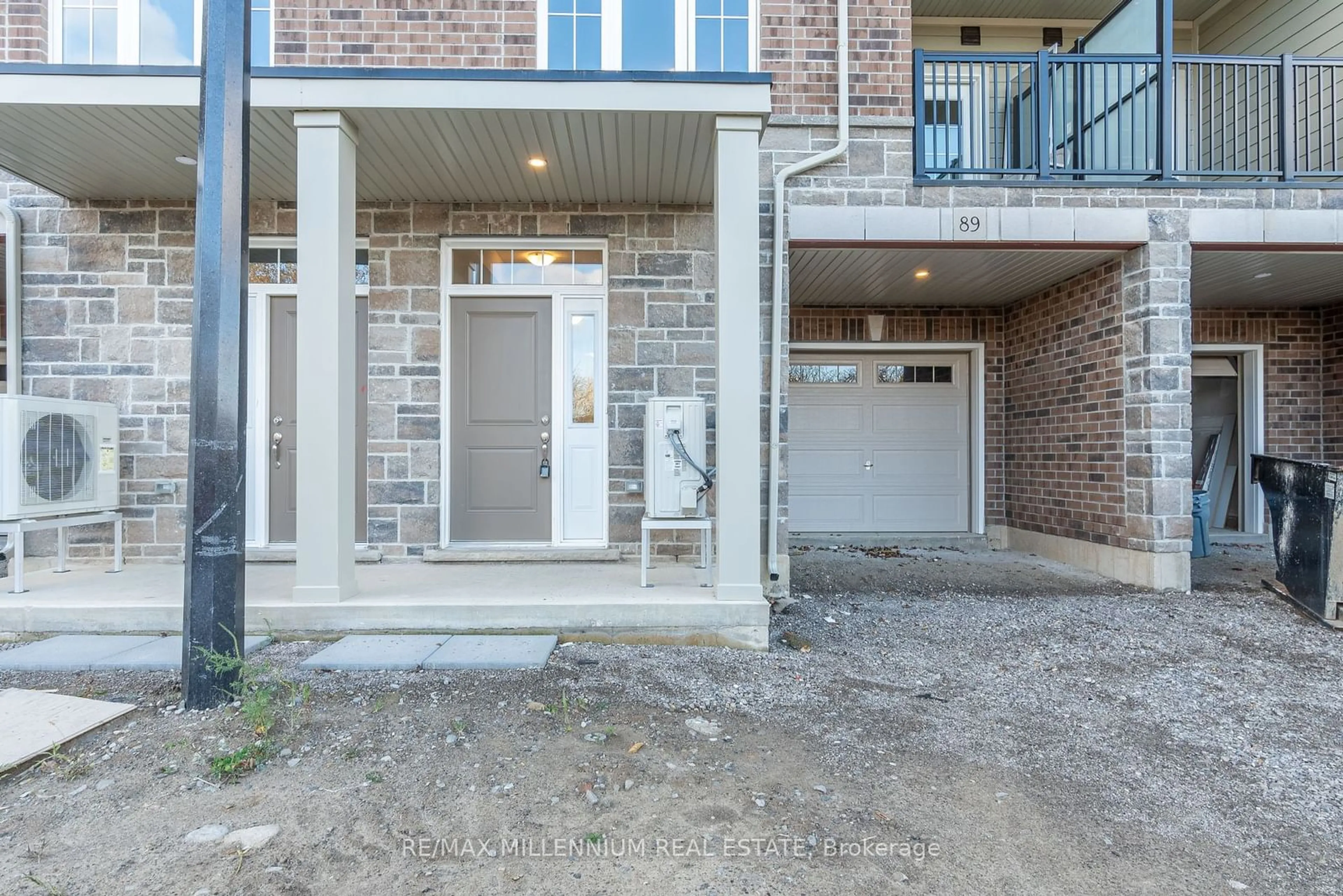 A pic from exterior of the house or condo, the street view for 677 PARK Rd, Brantford Ontario N3R 0C2