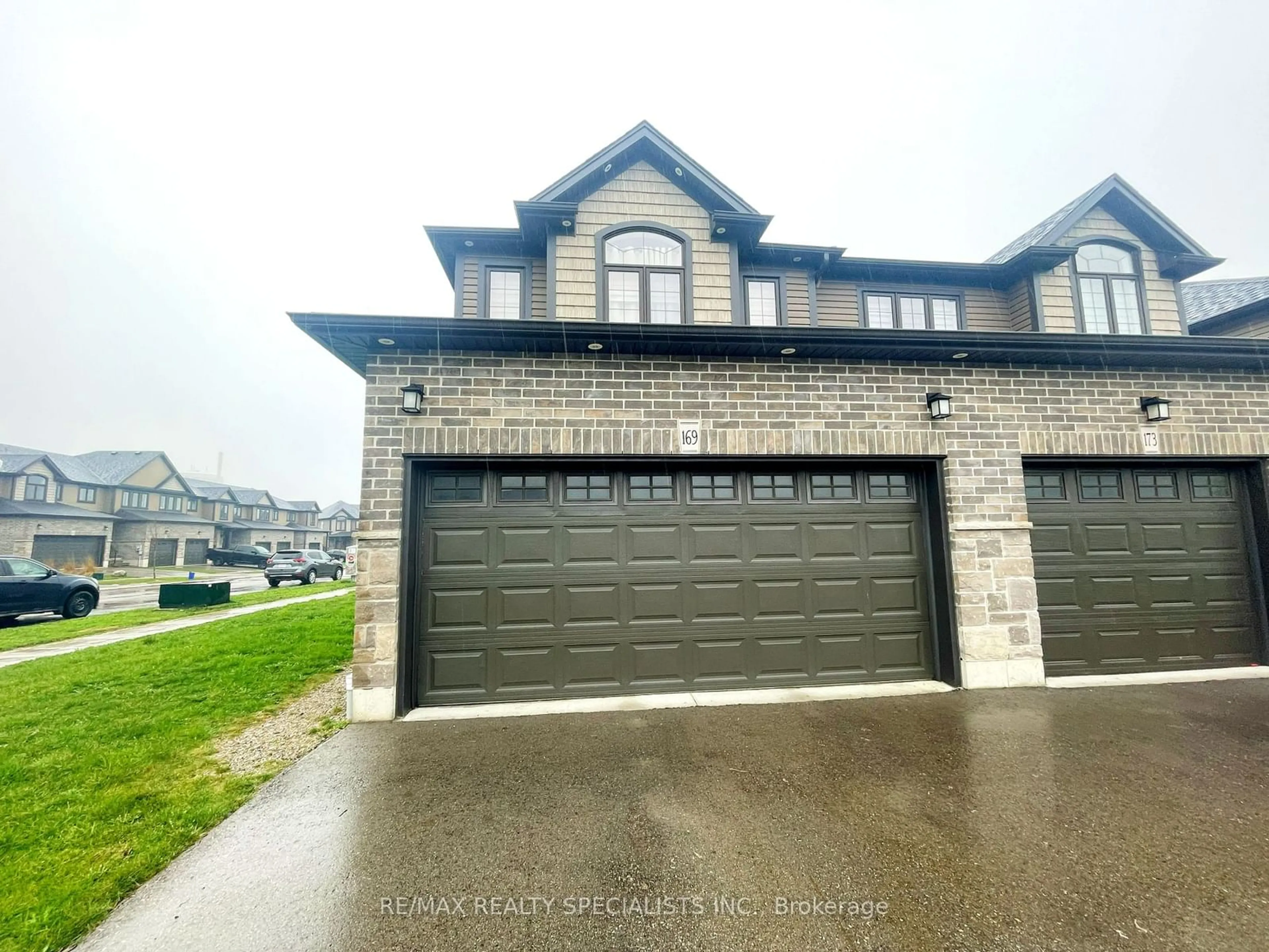 Frontside or backside of a home, the street view for 169 Links Cres, Woodstock Ontario N4T 0E7