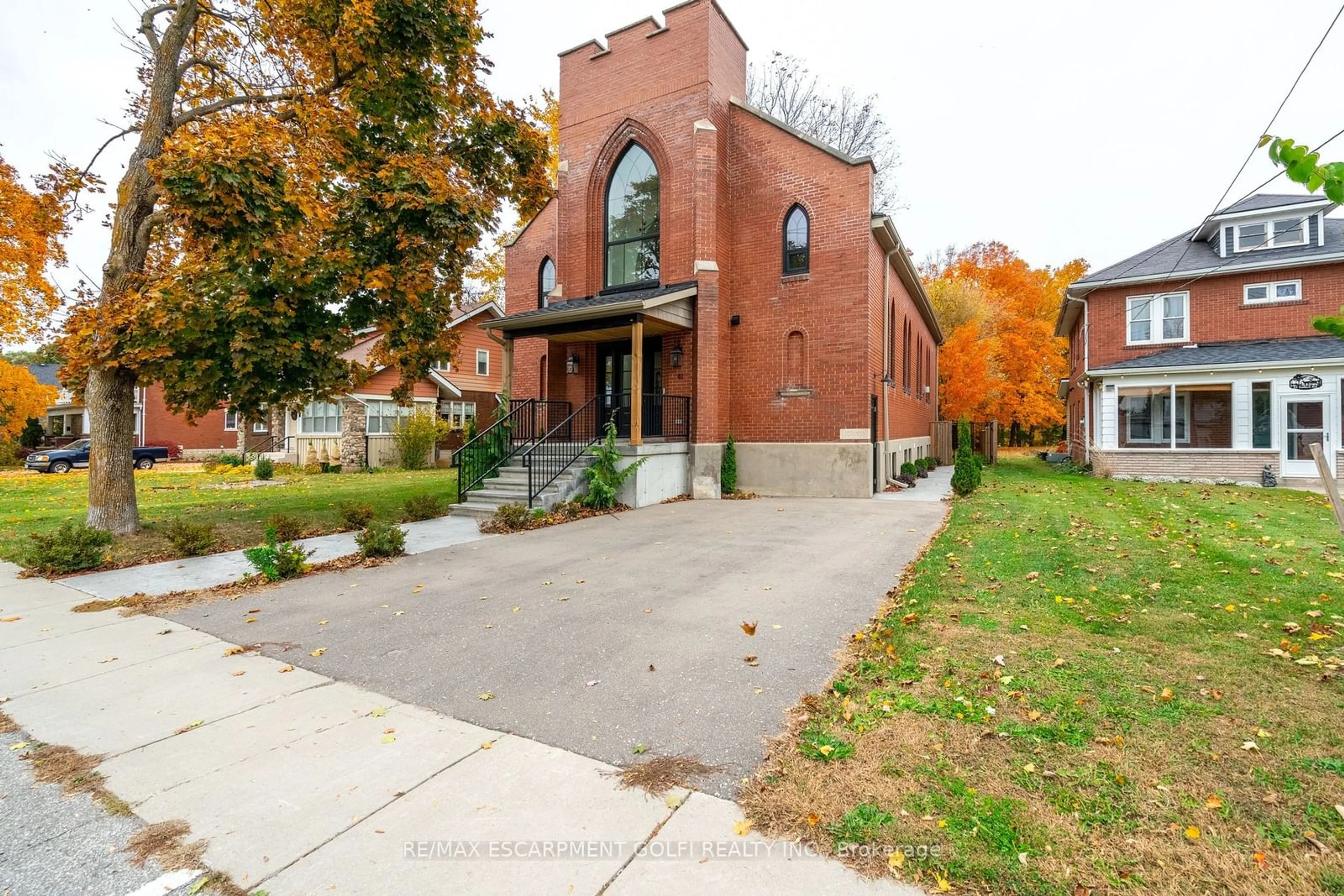 Home with brick exterior material for 41 Talbot Rd, Norfolk Ontario N4B 1Z7