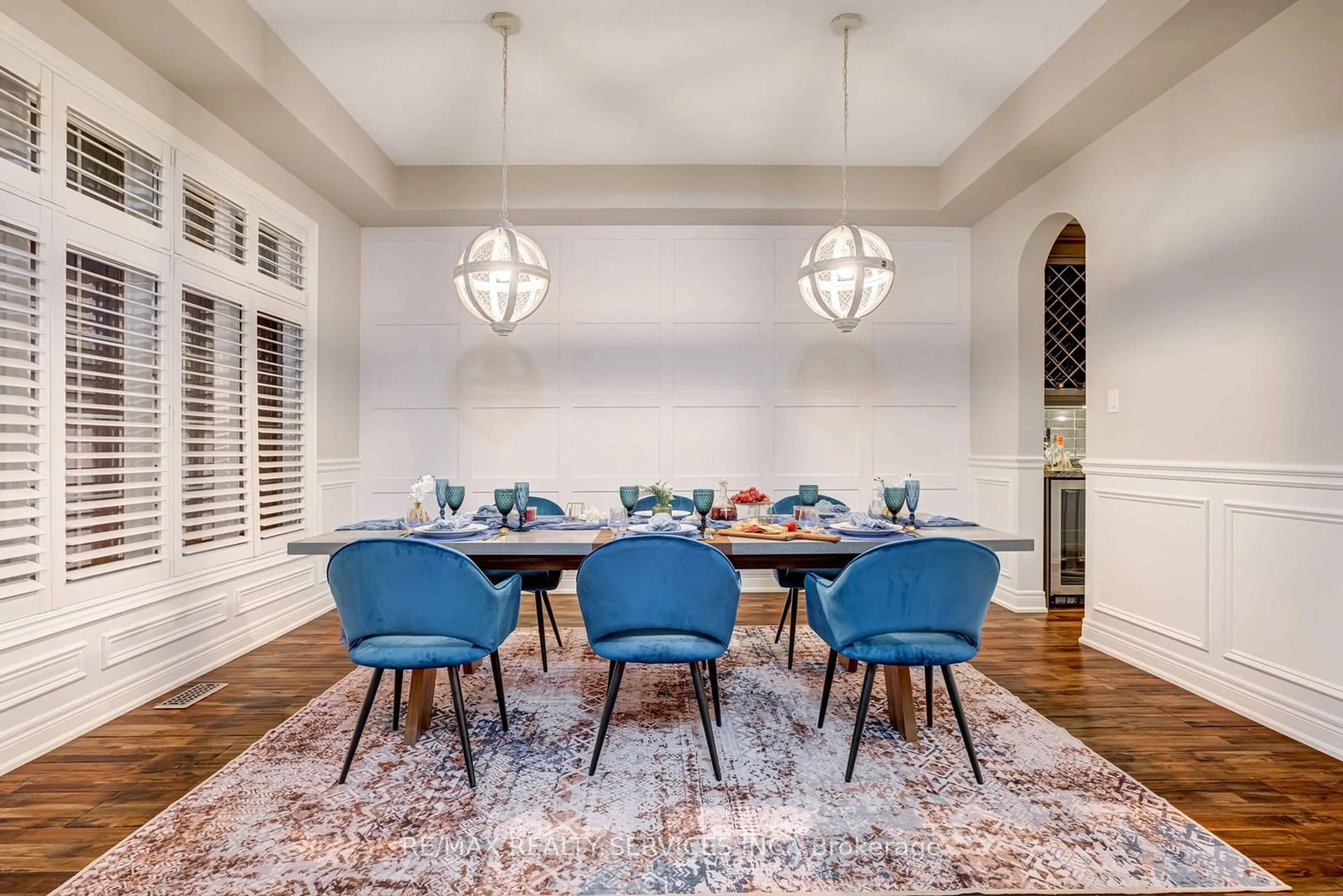 Dining room, wood floors for 51 Copes Lane, Hamilton Ontario L8E 5C7