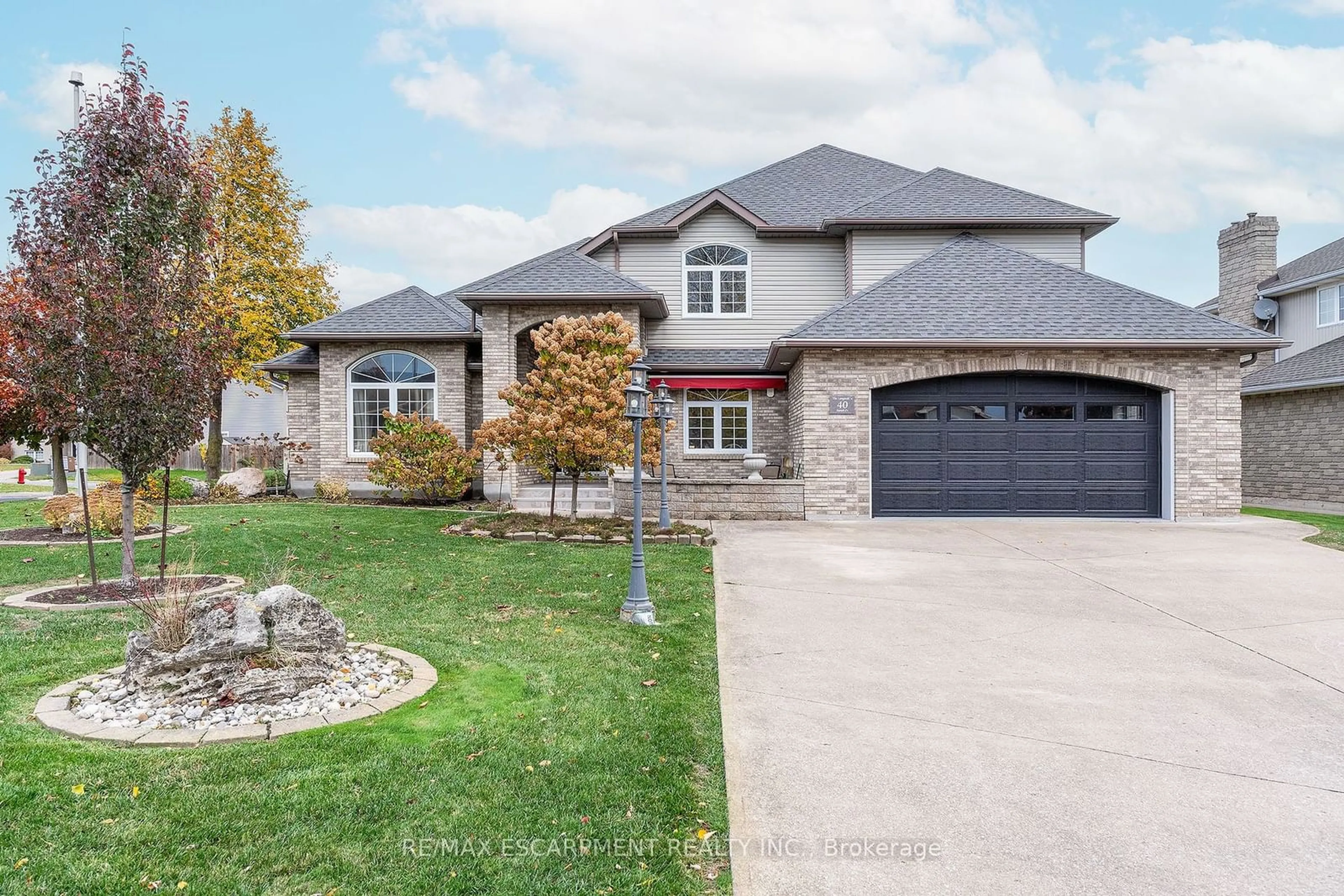 Frontside or backside of a home, the street view for 40 BARTOK Cres, Port Colborne Ontario L3K 6B5