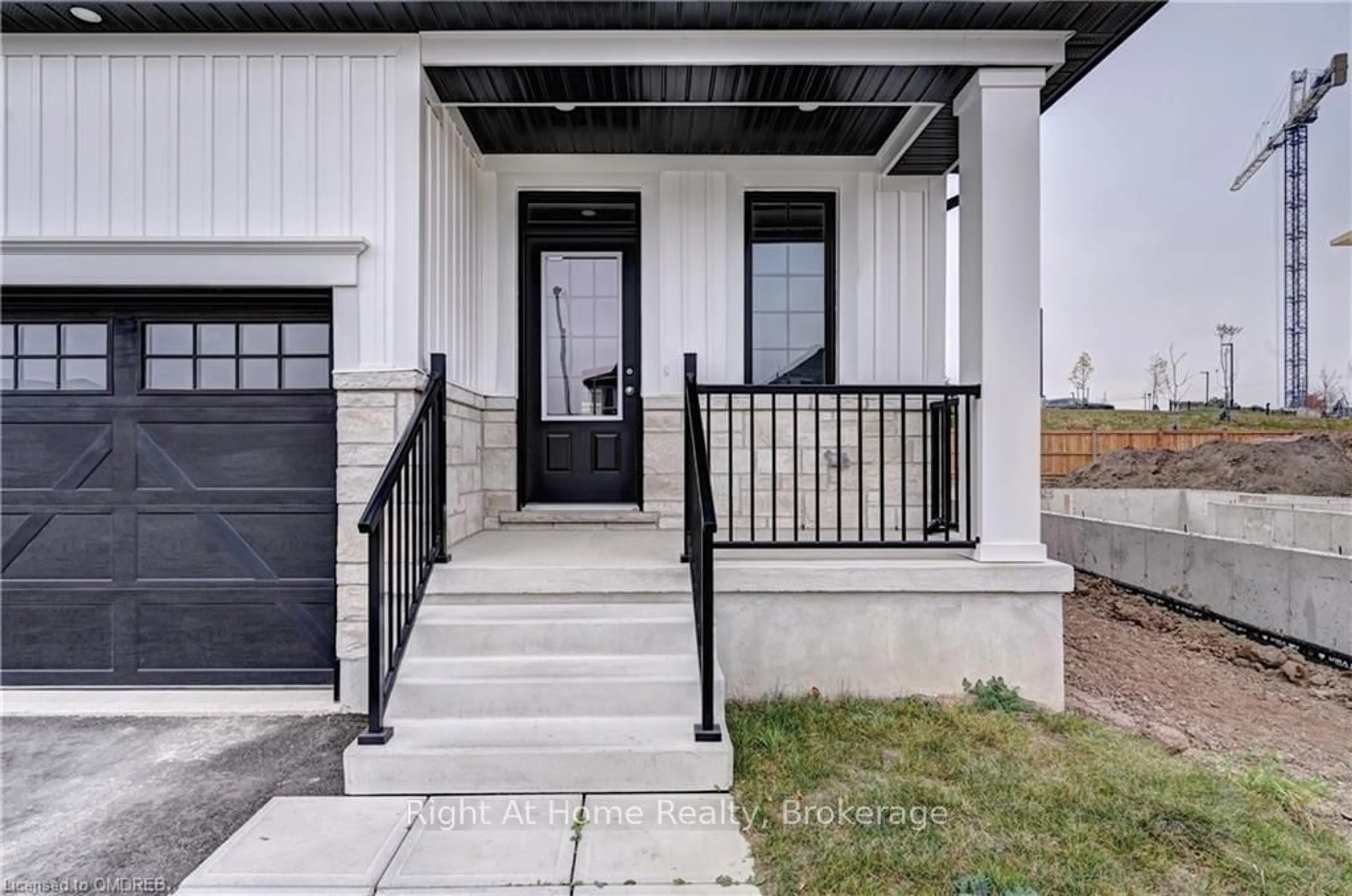 Indoor entryway, cement floor for 442 WESTHAVEN St, Waterloo Ontario N2T 0A4