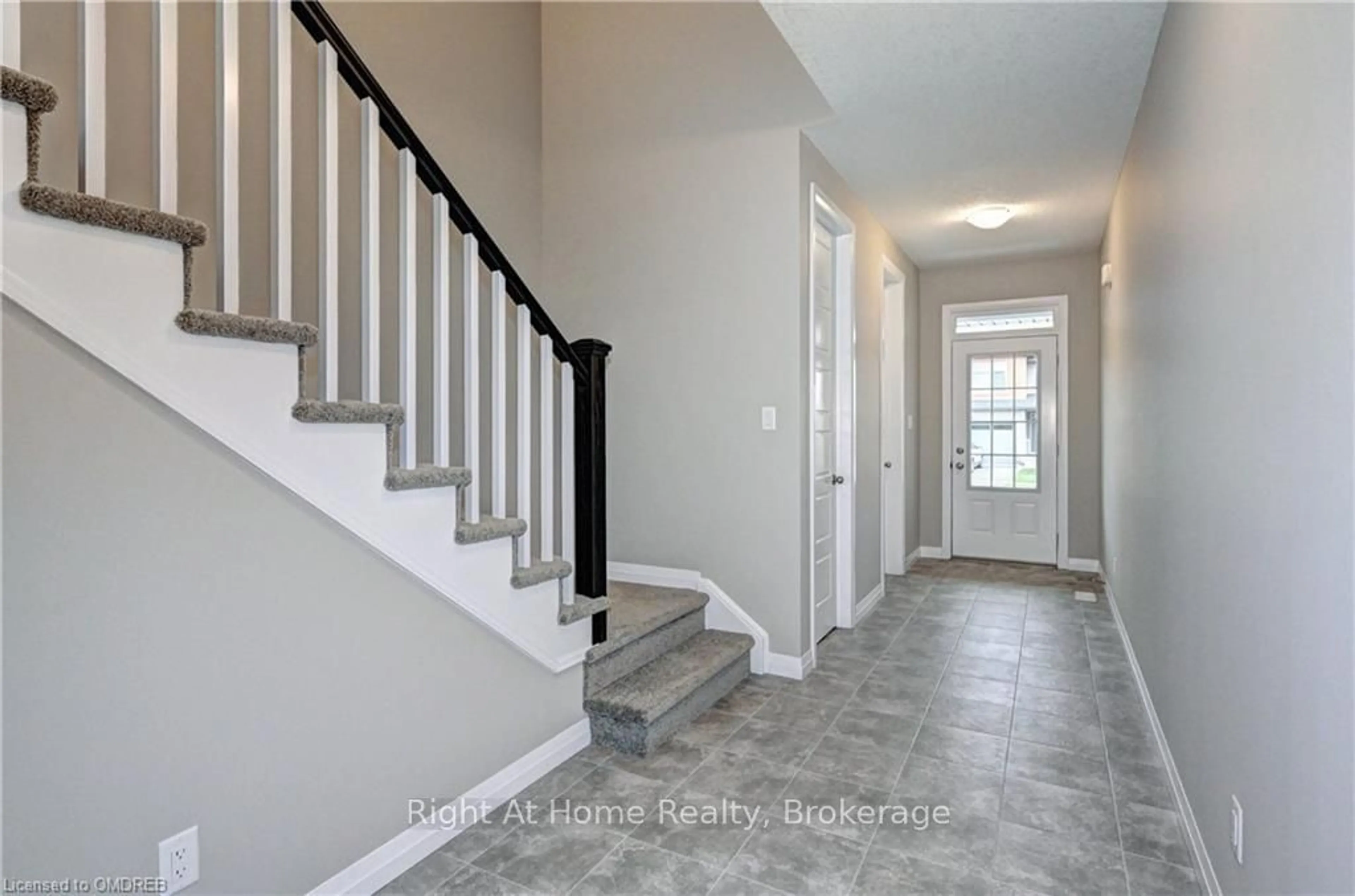 Indoor entryway, cement floor for 442 WESTHAVEN St, Waterloo Ontario N2T 0A4