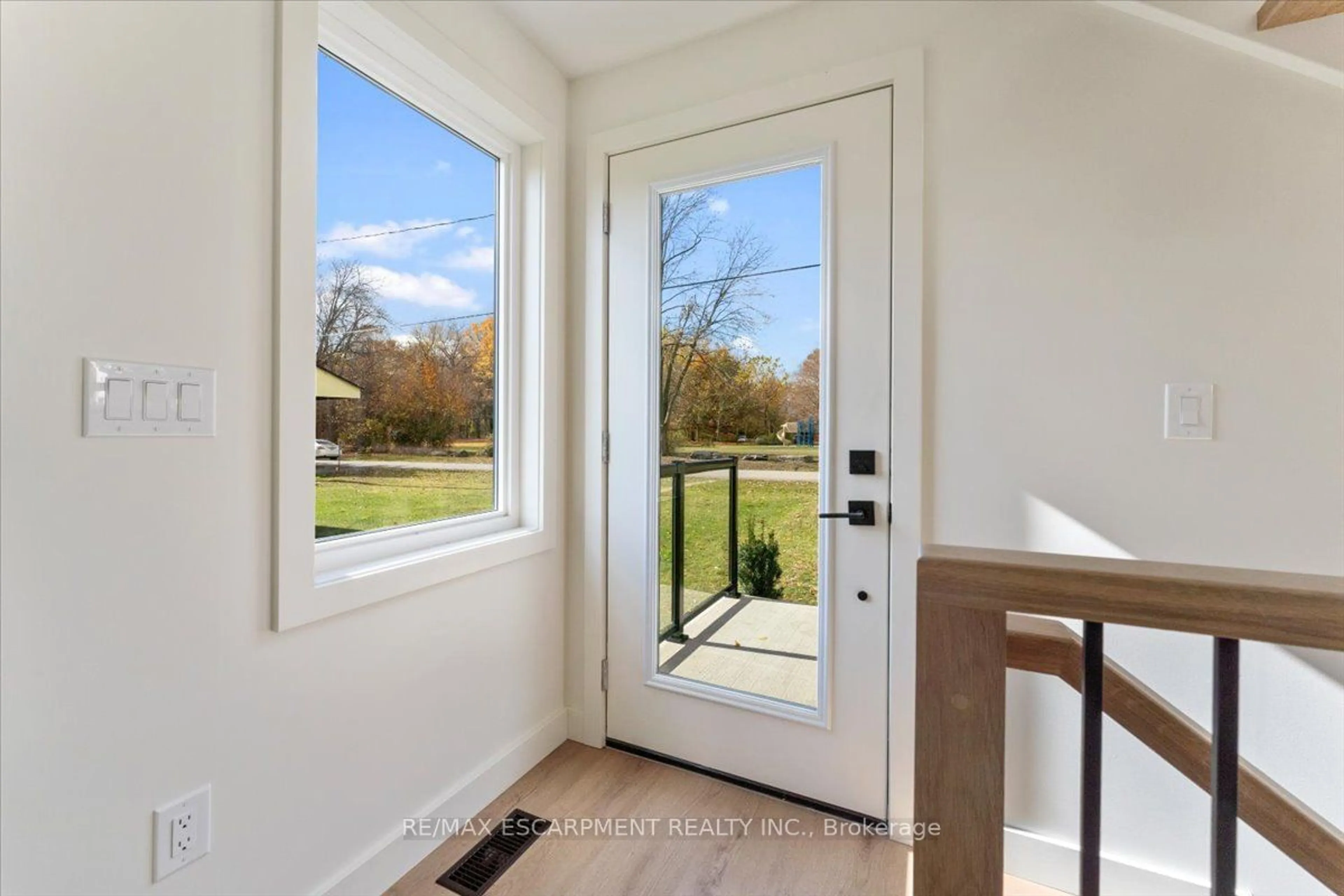 Indoor entryway, wood floors for 11435 Morgans Point Rd, Wainfleet Ontario L3K 5V4