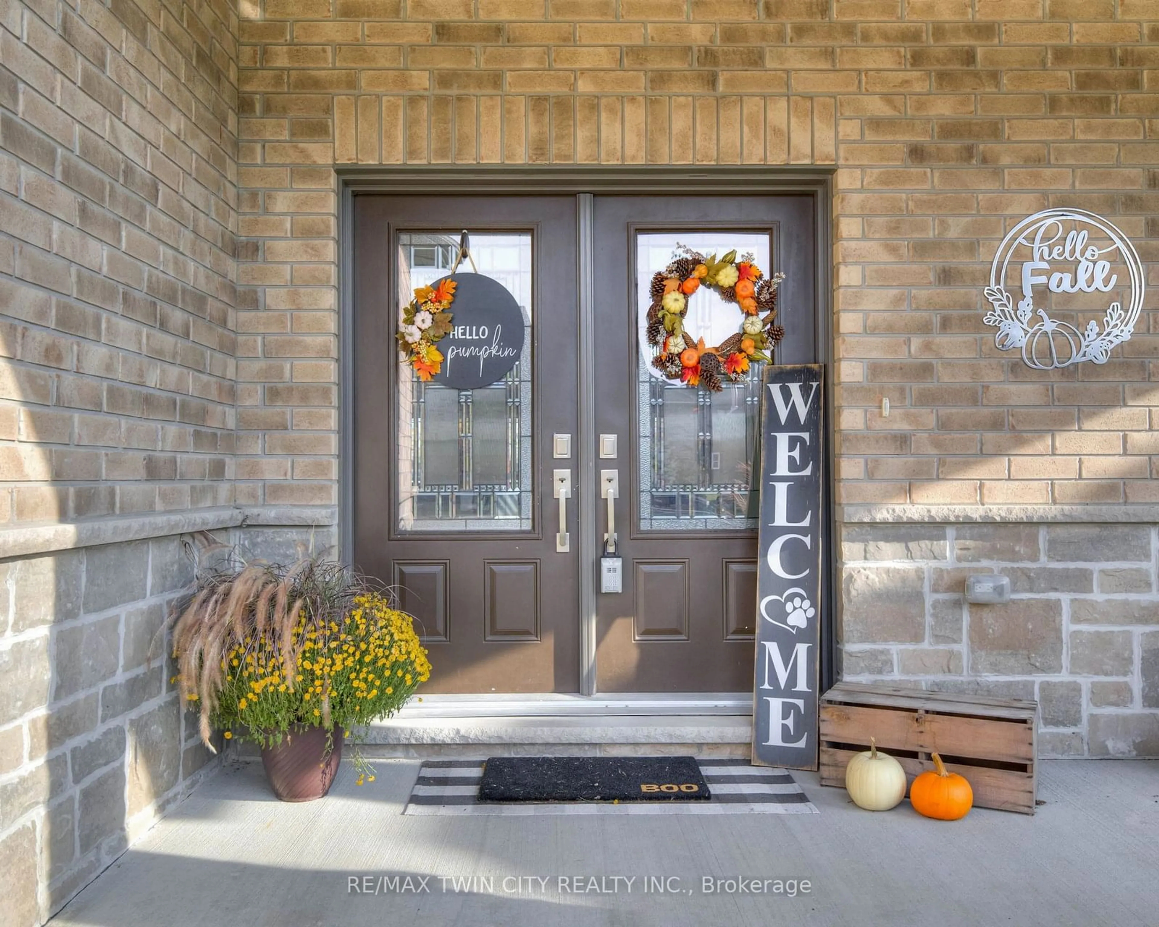 Indoor entryway for 78 Gerber Dr, Perth East Ontario N0K 1M0