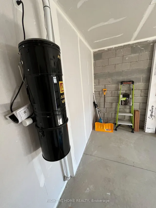 Additional image 3 of 30 MIA Dr Unit 1