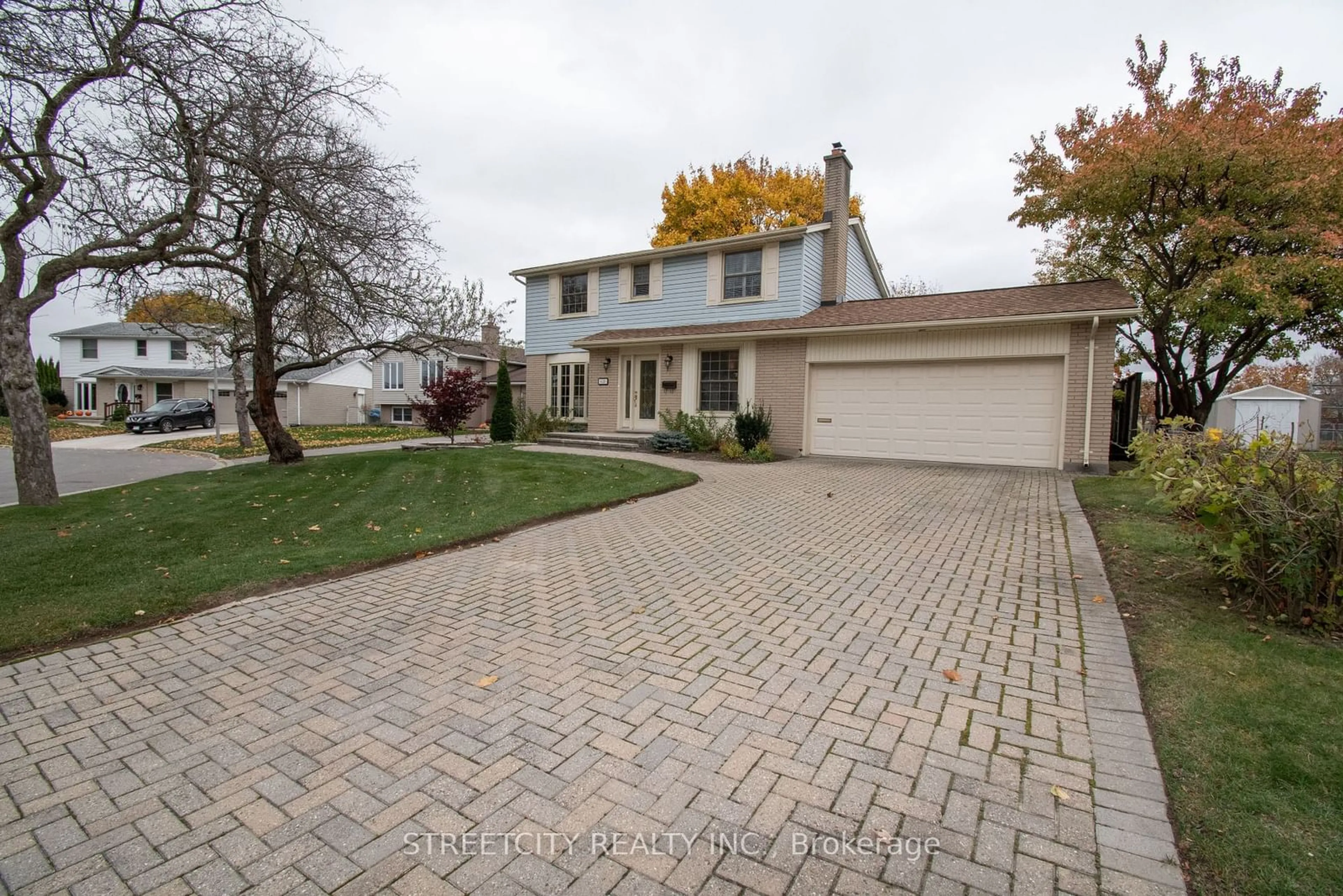 Frontside or backside of a home, the street view for 620 Fox Mill Pl, London Ontario N6J 2B2