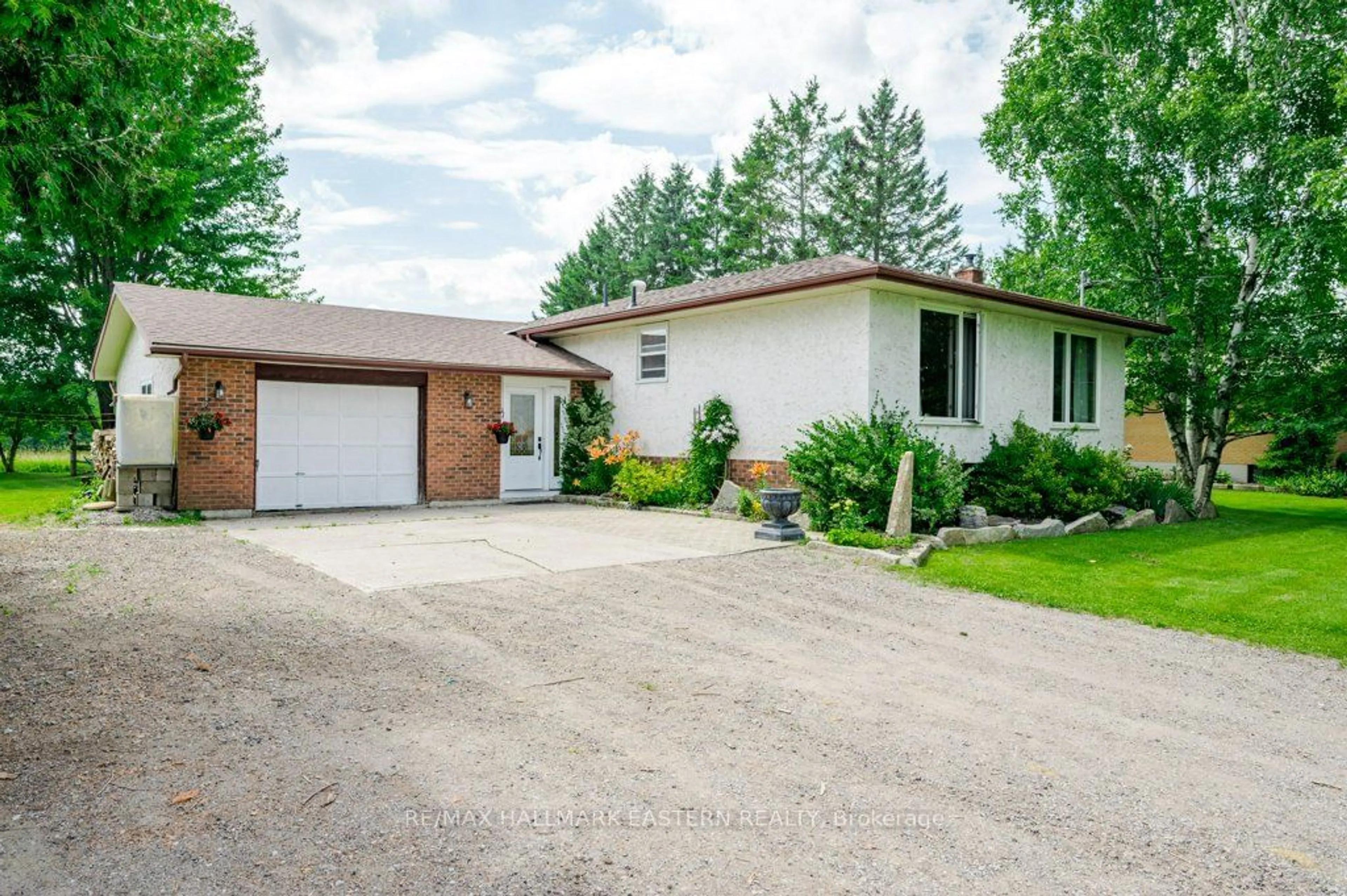 Frontside or backside of a home, cottage for 660 Pope Dr, Smith-Ennismore-Lakefield Ontario K0L 1T0