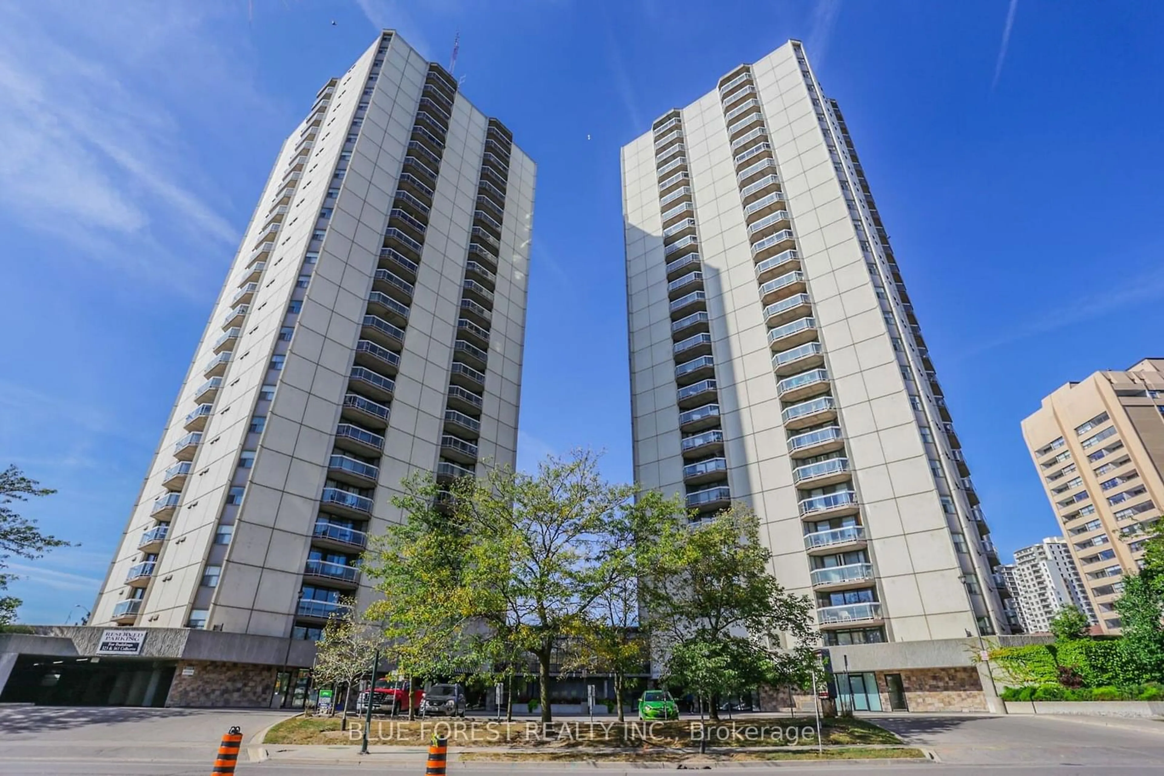 A pic from exterior of the house or condo, the front or back of building for 323 Colborne St #1701, London Ontario N6B 3N8