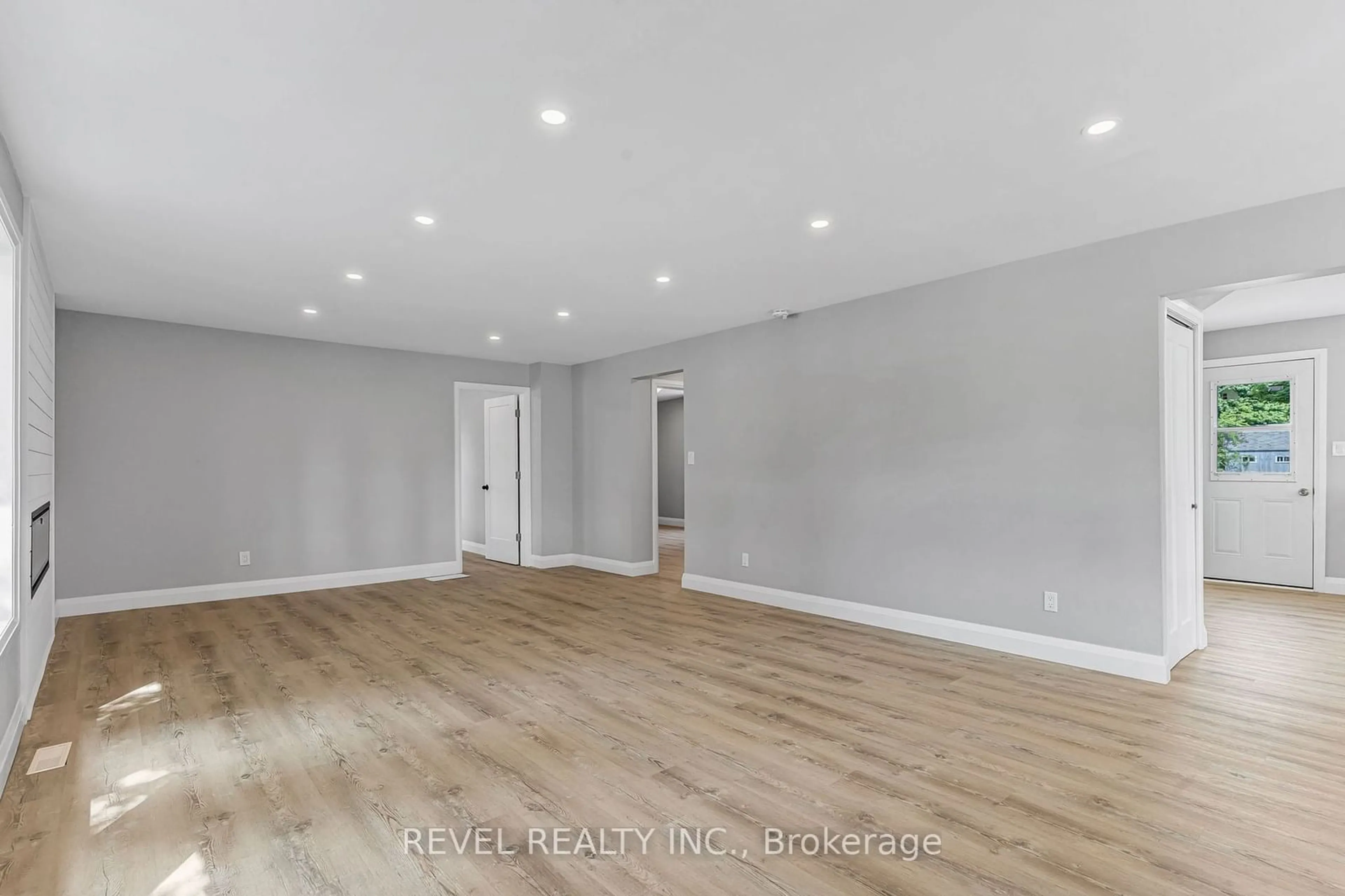 A pic of a room, wood floors for 2940 HWY 3, Port Colborne Ontario L3K 5V3