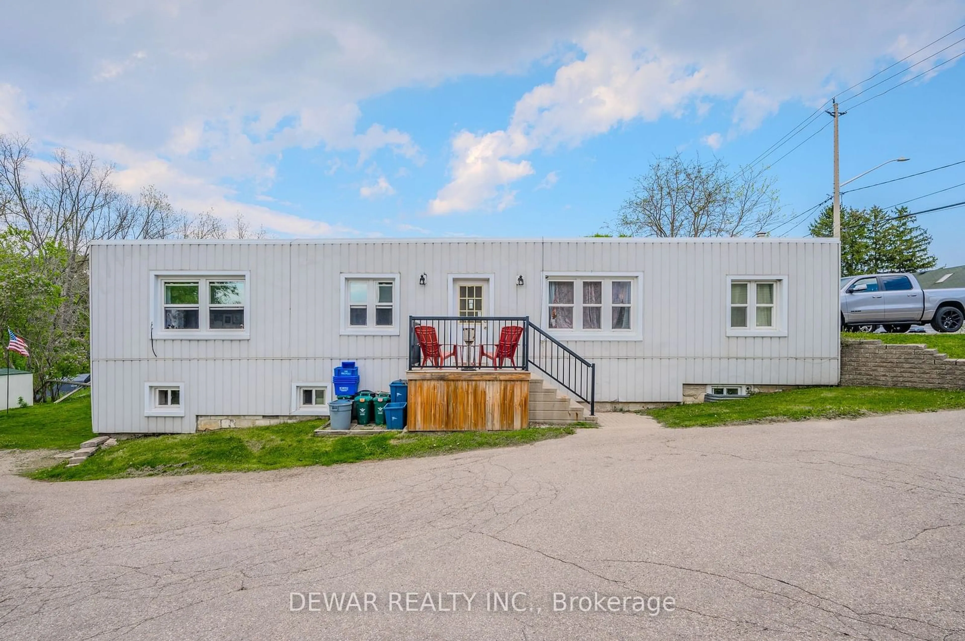 Frontside or backside of a home, the front or back of building for 611 Lancaster St, Kitchener Ontario N2K 1M5