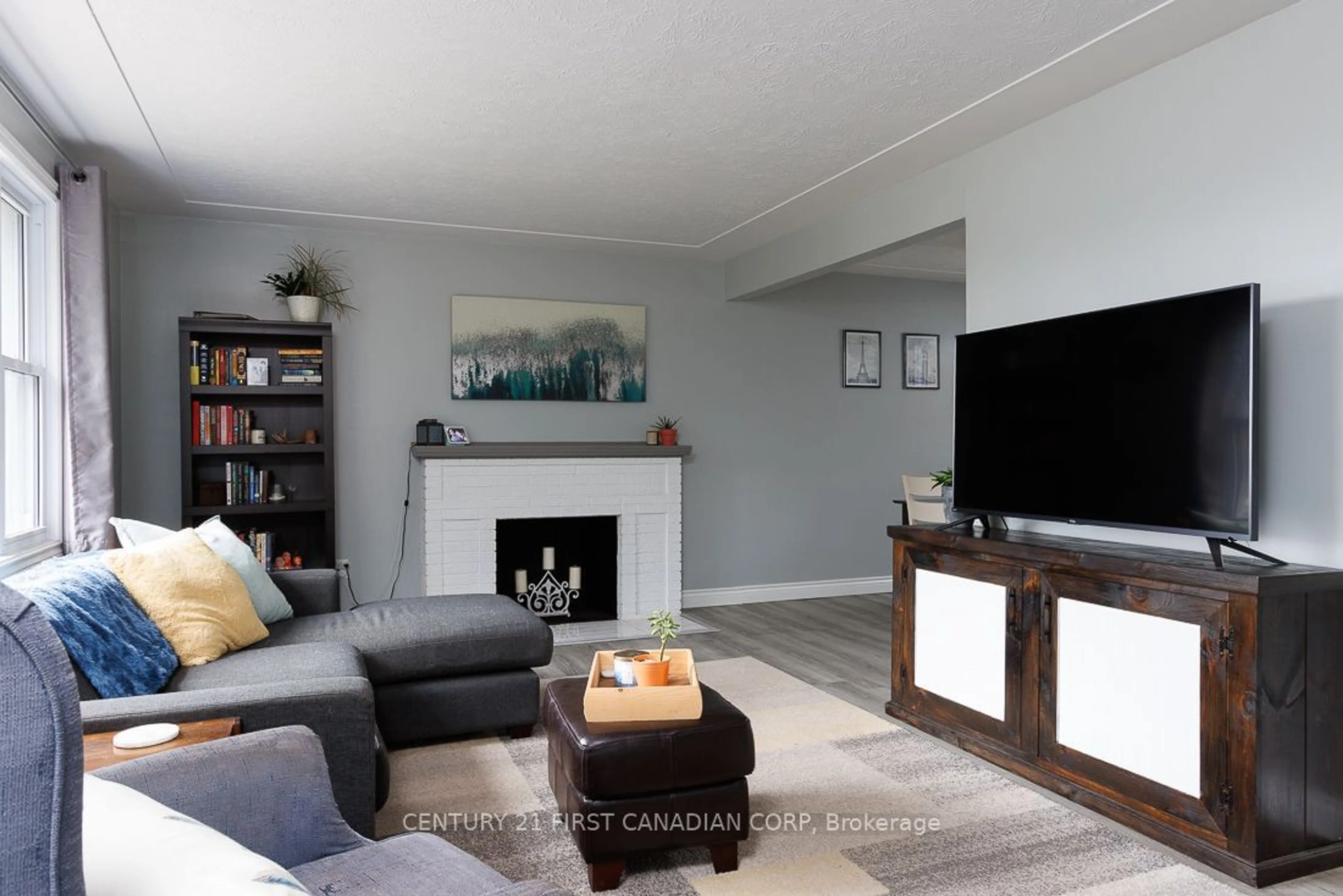 Living room, wood floors for 3 Coventry Ave, London Ontario N5W 1C2