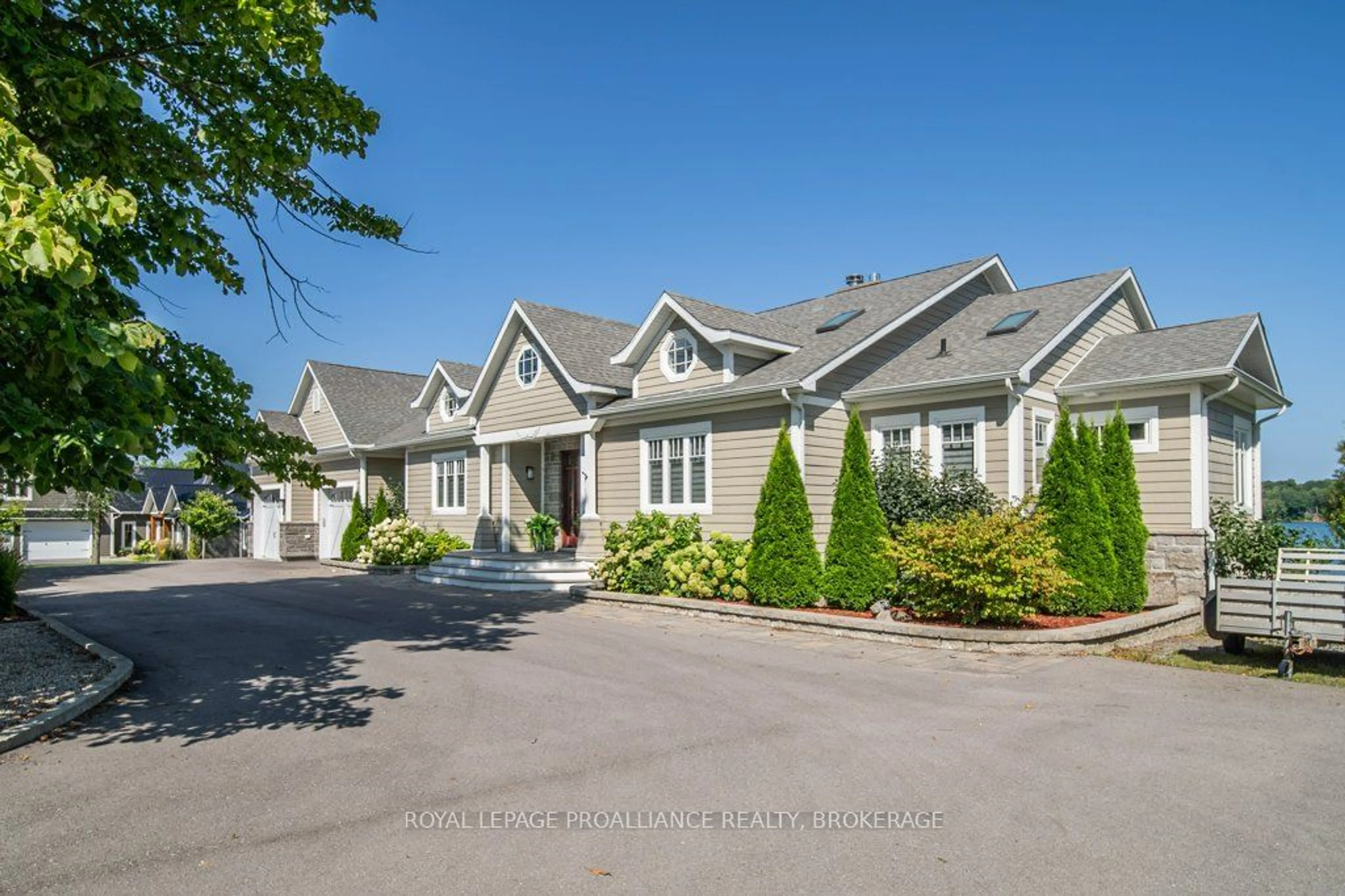 Frontside or backside of a home, cottage for 326 Spithead Rd, Frontenac Islands Ontario K7G 2V6