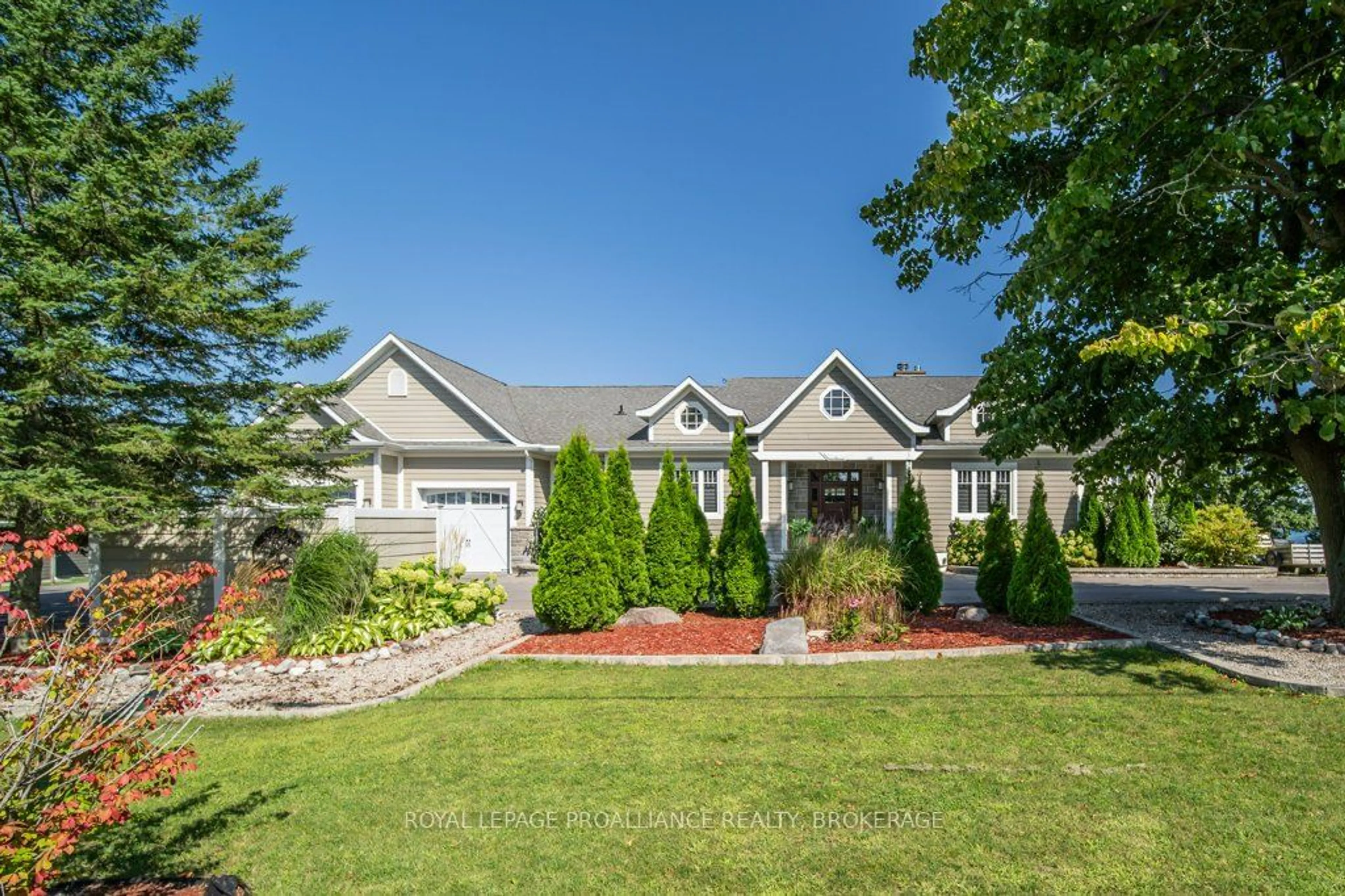 Frontside or backside of a home, cottage for 326 Spithead Rd, Frontenac Islands Ontario K7G 2V6