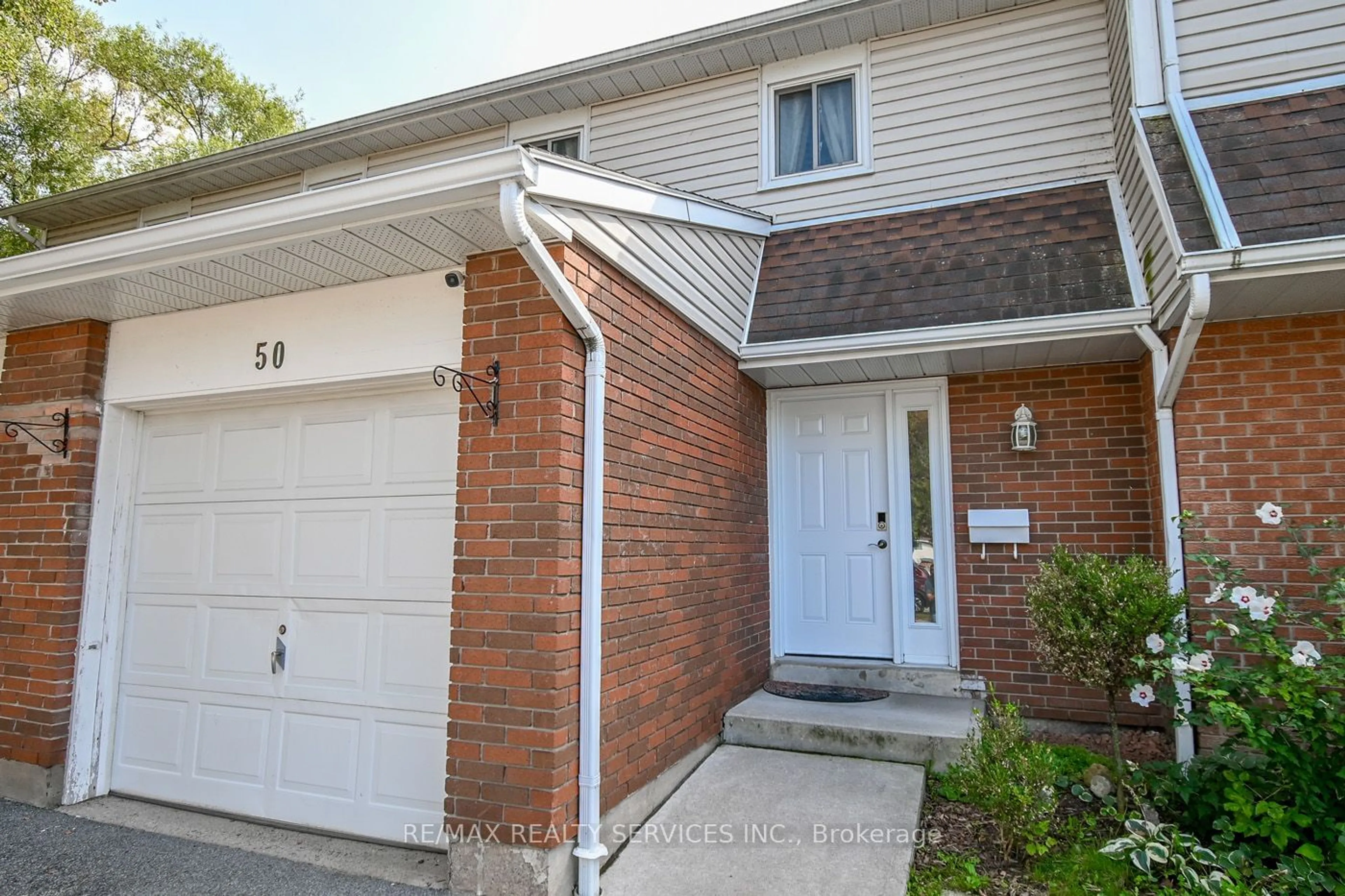 Home with brick exterior material for 286 Cushman Rd ##50, St. Catharines Ontario L2M 6Z2