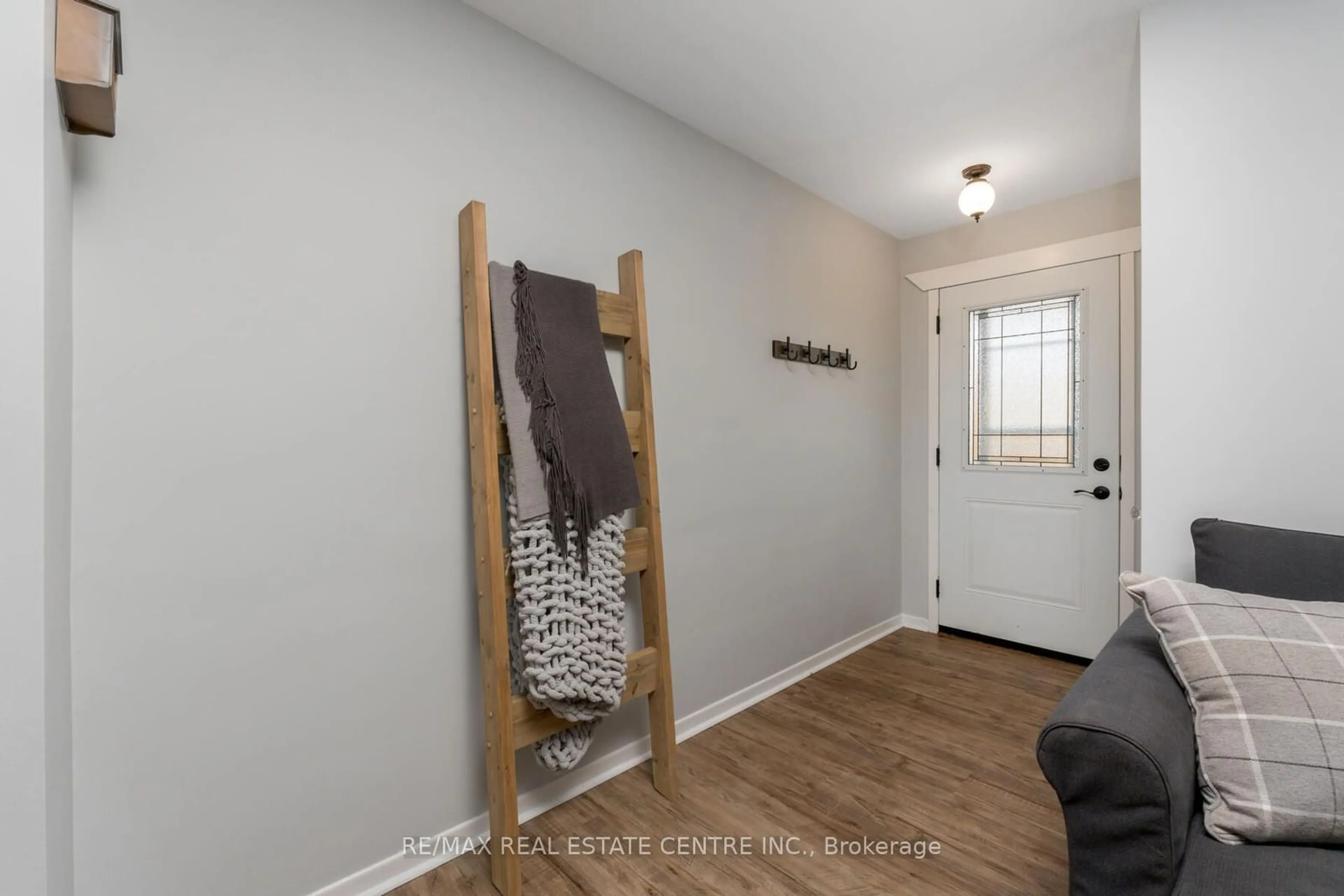 Indoor entryway, wood floors for 520 WATERLOO St, Wellington North Ontario N0G 2L3