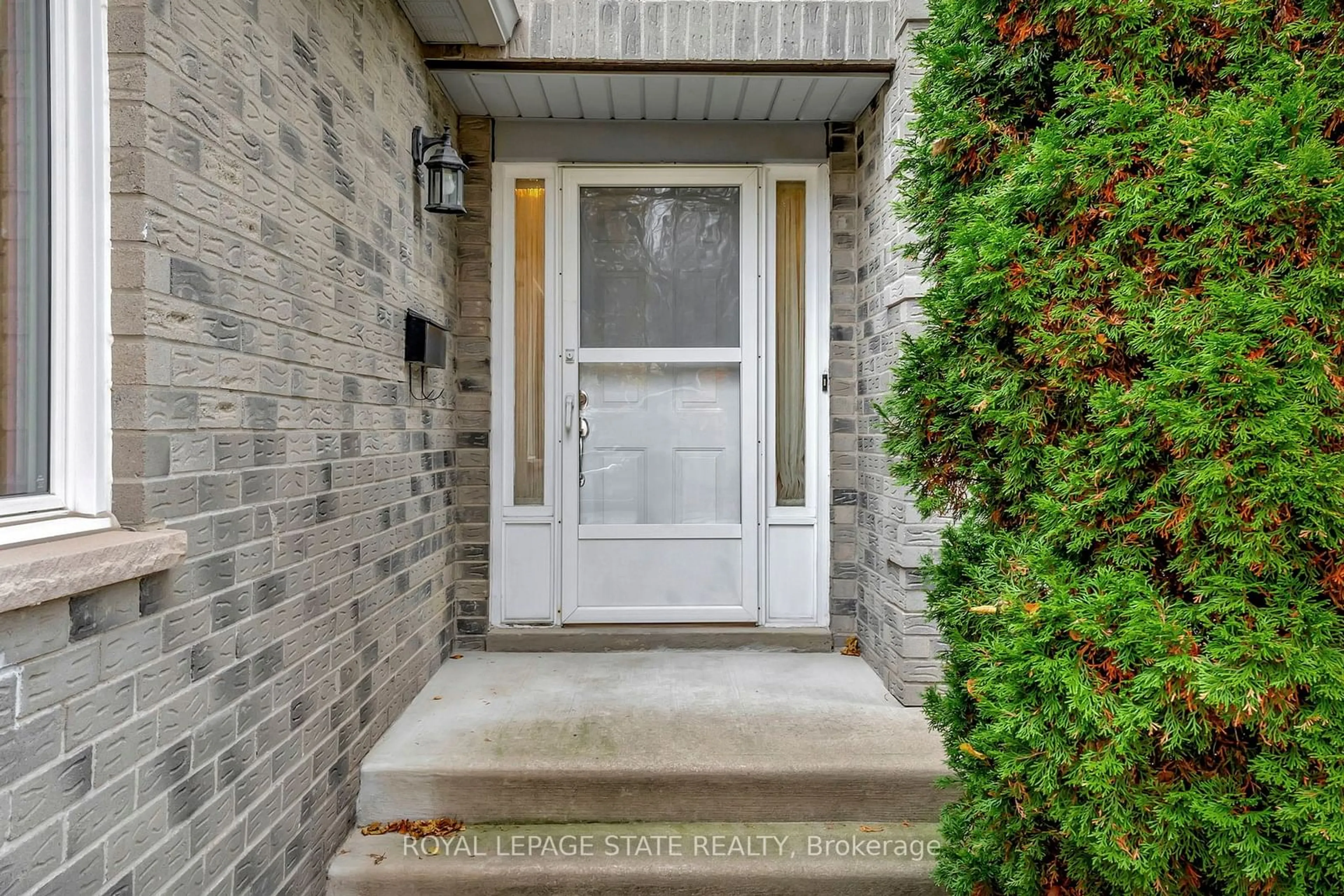 Unknown for 11 Willowtree Crt, Hamilton Ontario L9H 6T3